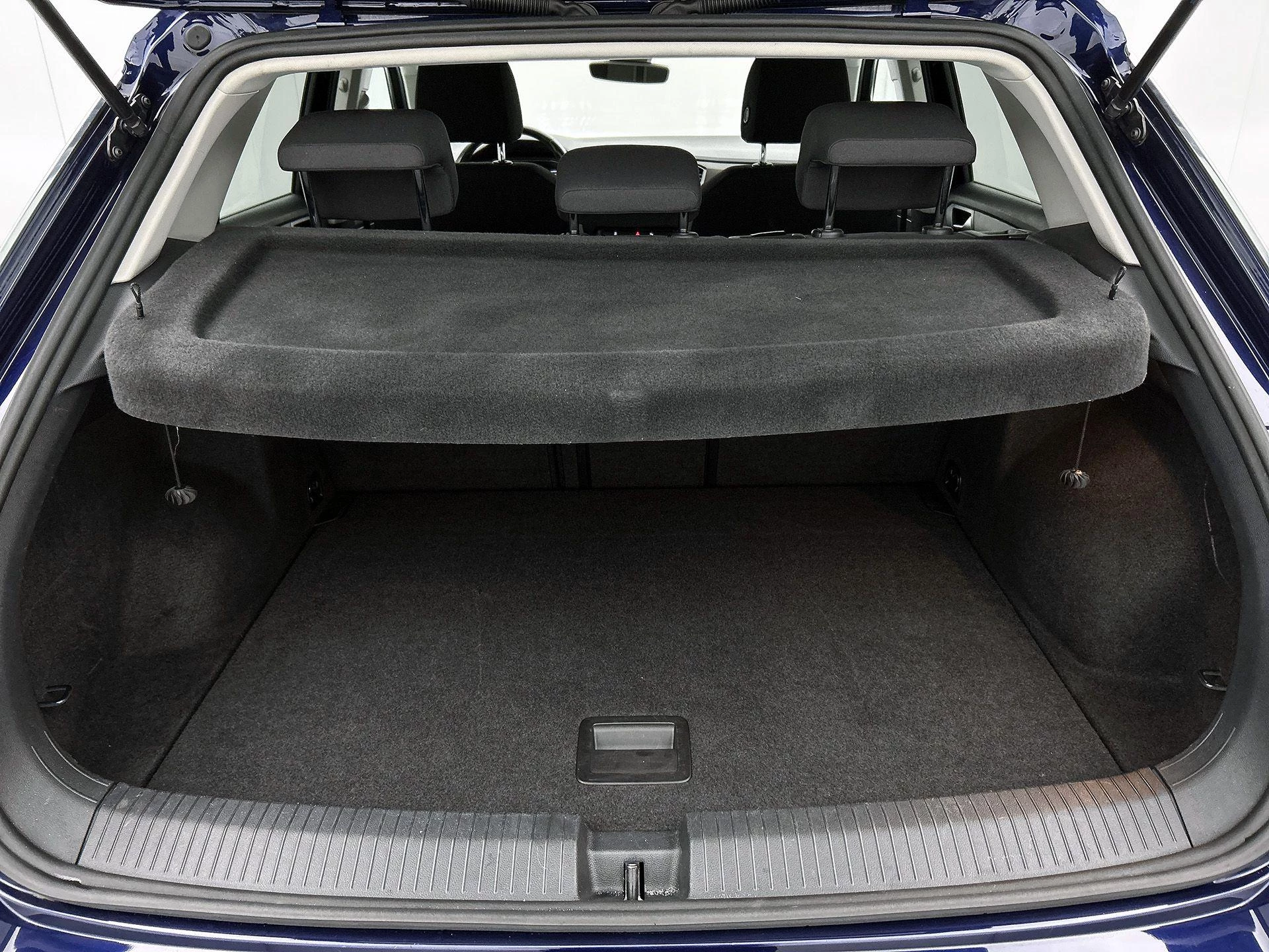 Volkswagen-T-Roc-image-21