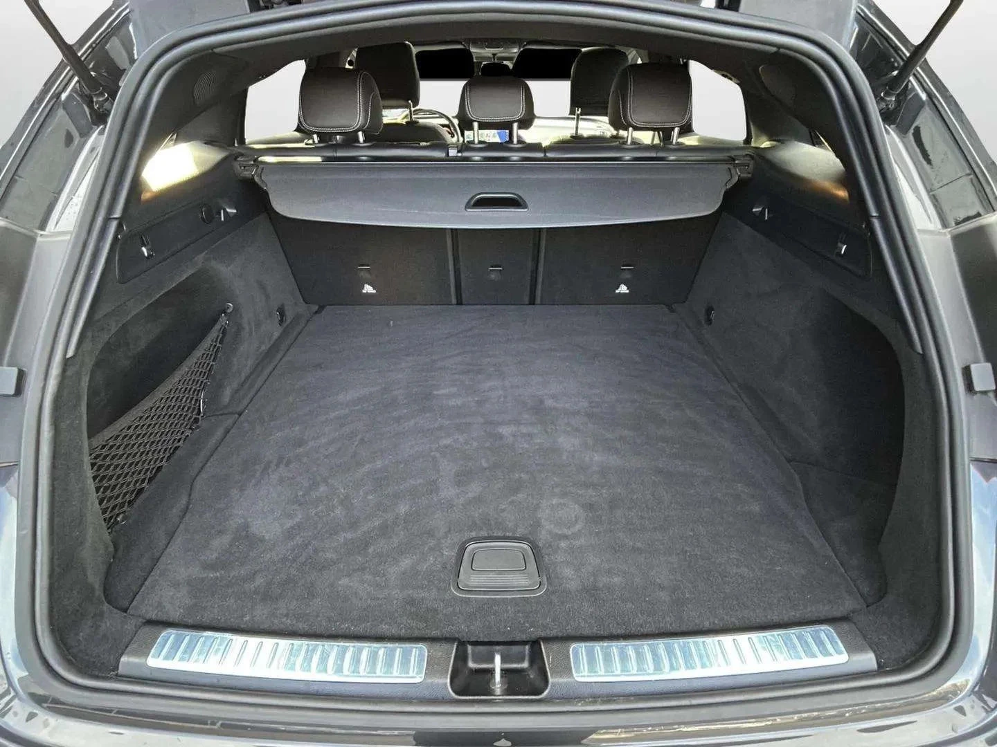 Mercedes-Benz-EQC-image-20