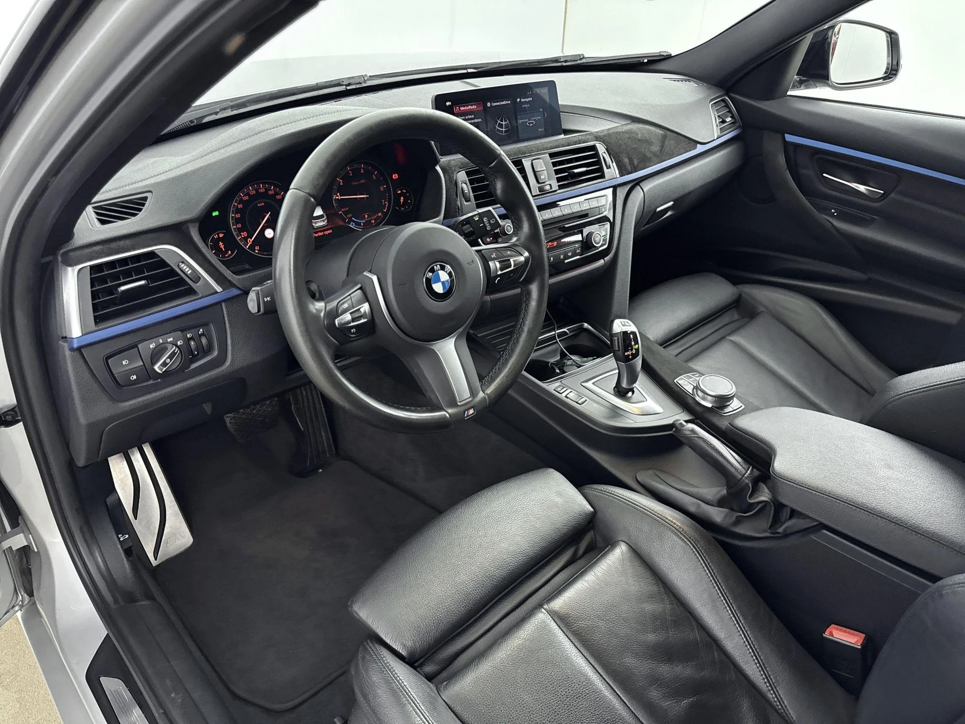 BMW-3 Serie-image-8