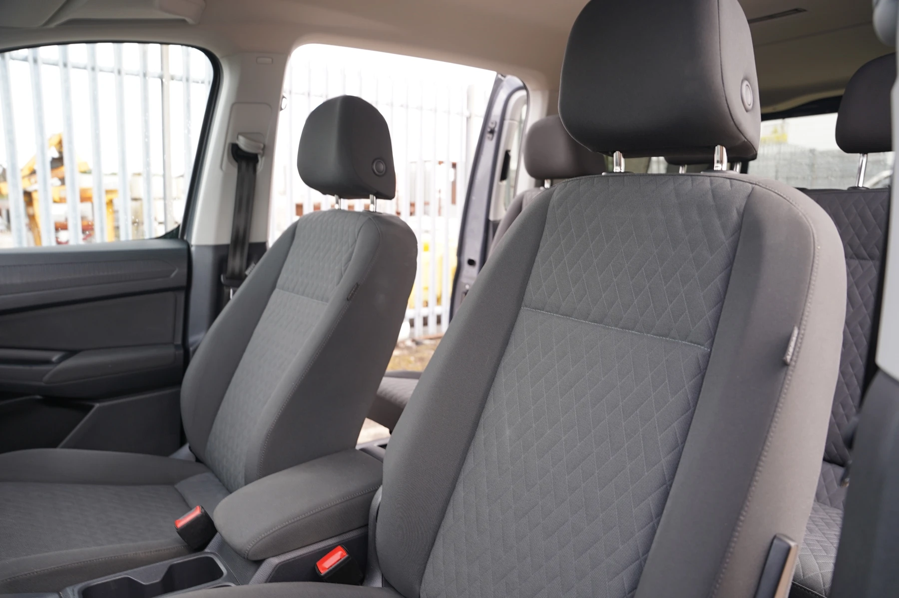 Volkswagen-Caddy-image-28