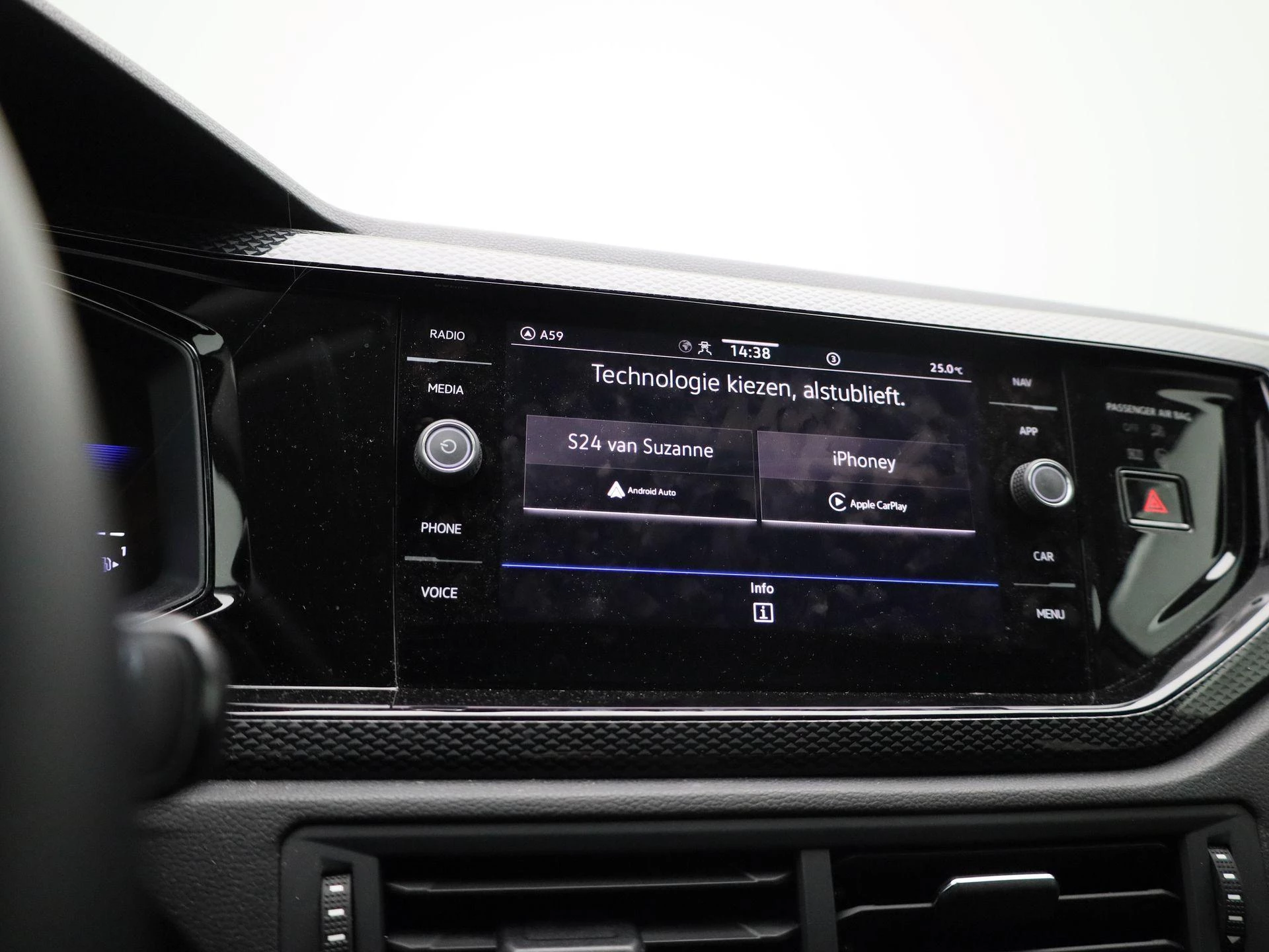 Volkswagen-Polo-image-26