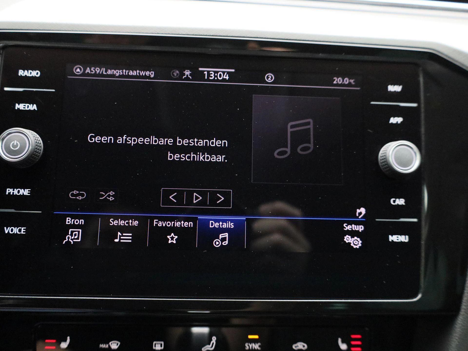 Volkswagen-Passat-image-20