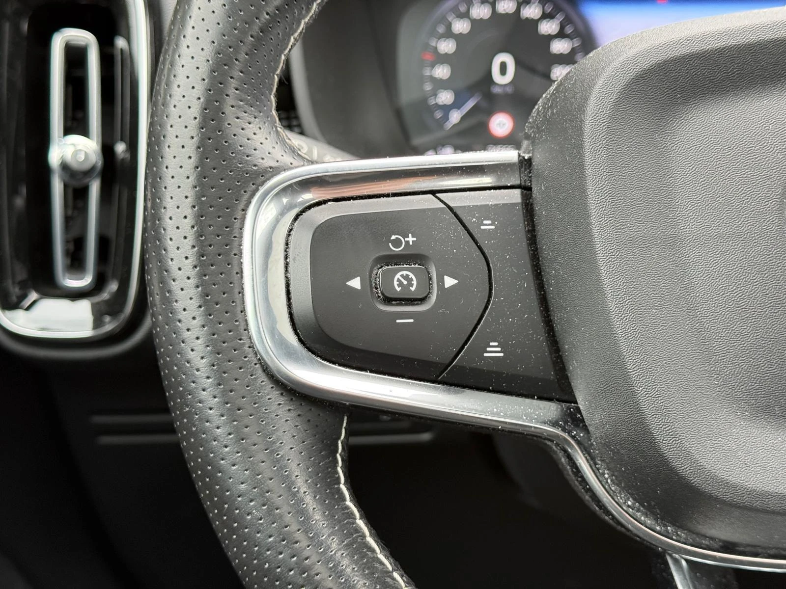 Volvo-XC40-image-21
