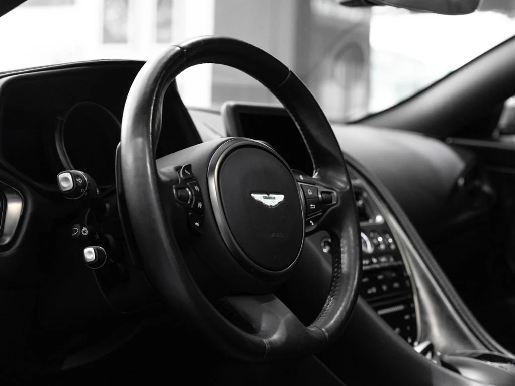 Aston Martin V8 Volante DB11 Aston Martin Hamburg