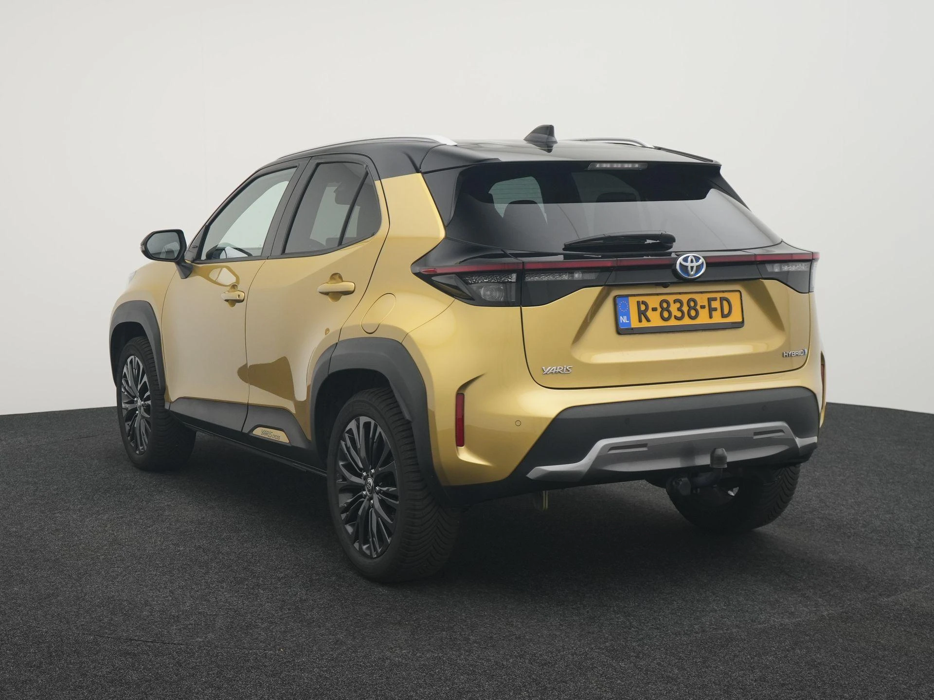 Toyota-Yaris Cross-image-1