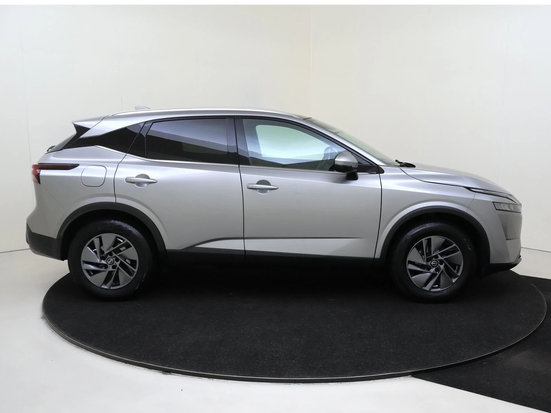 Nissan-QASHQAI-image-8