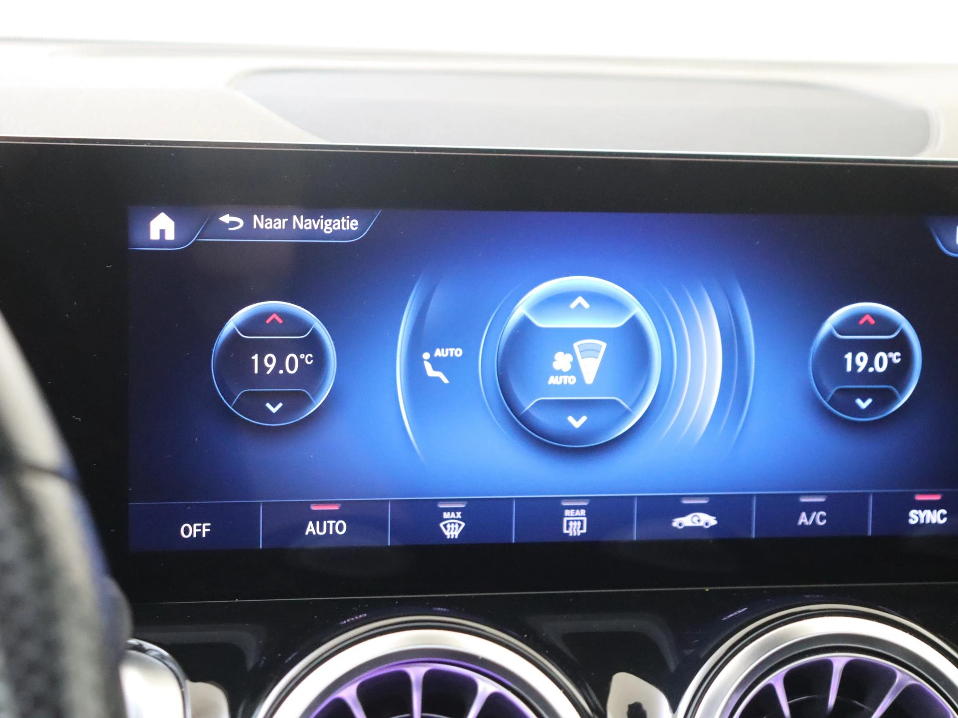 Mercedes-Benz GLB 180 Business Solution AMG