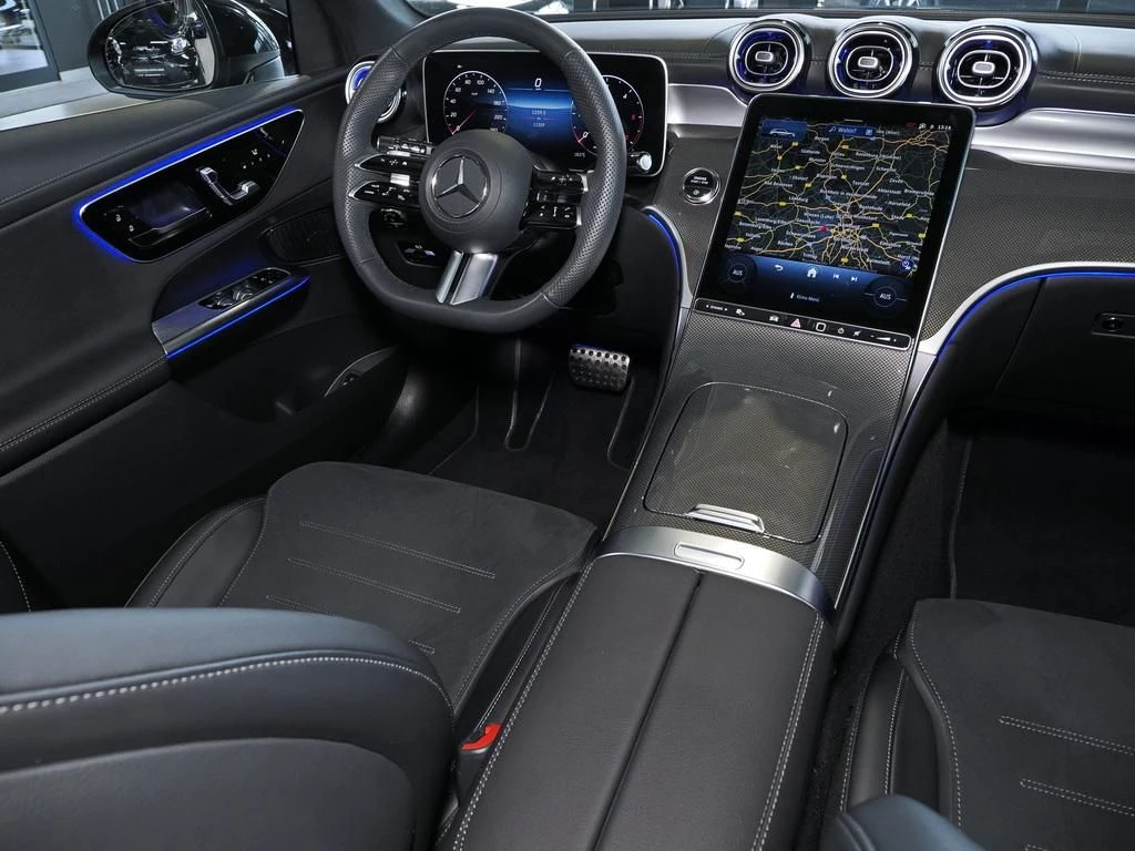 Mercedes-Benz-GLC 300 d-image-11
