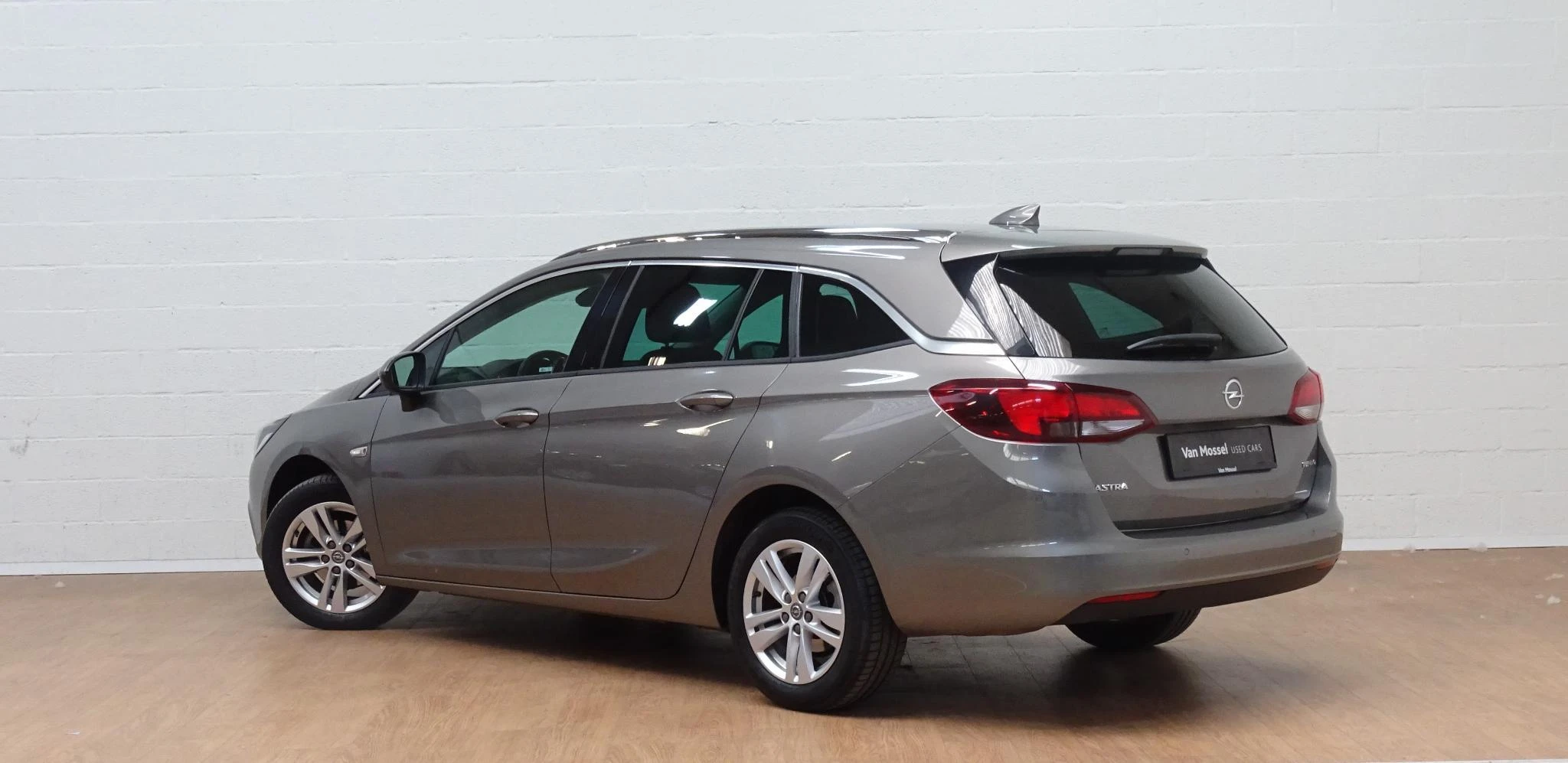 Opel-Astra-image-2