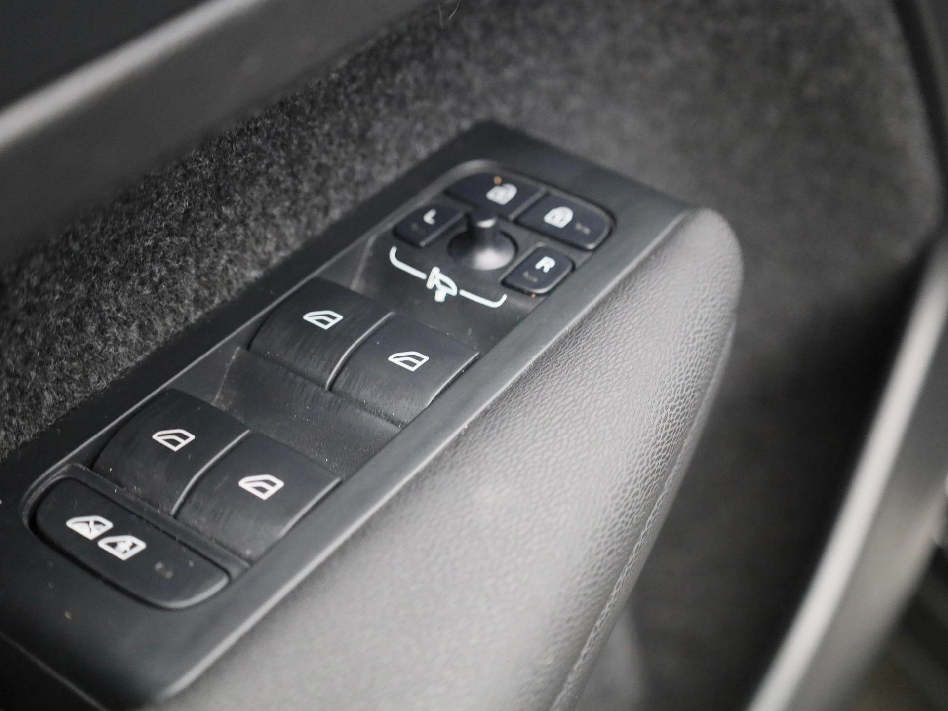 Volvo-XC40-image-28