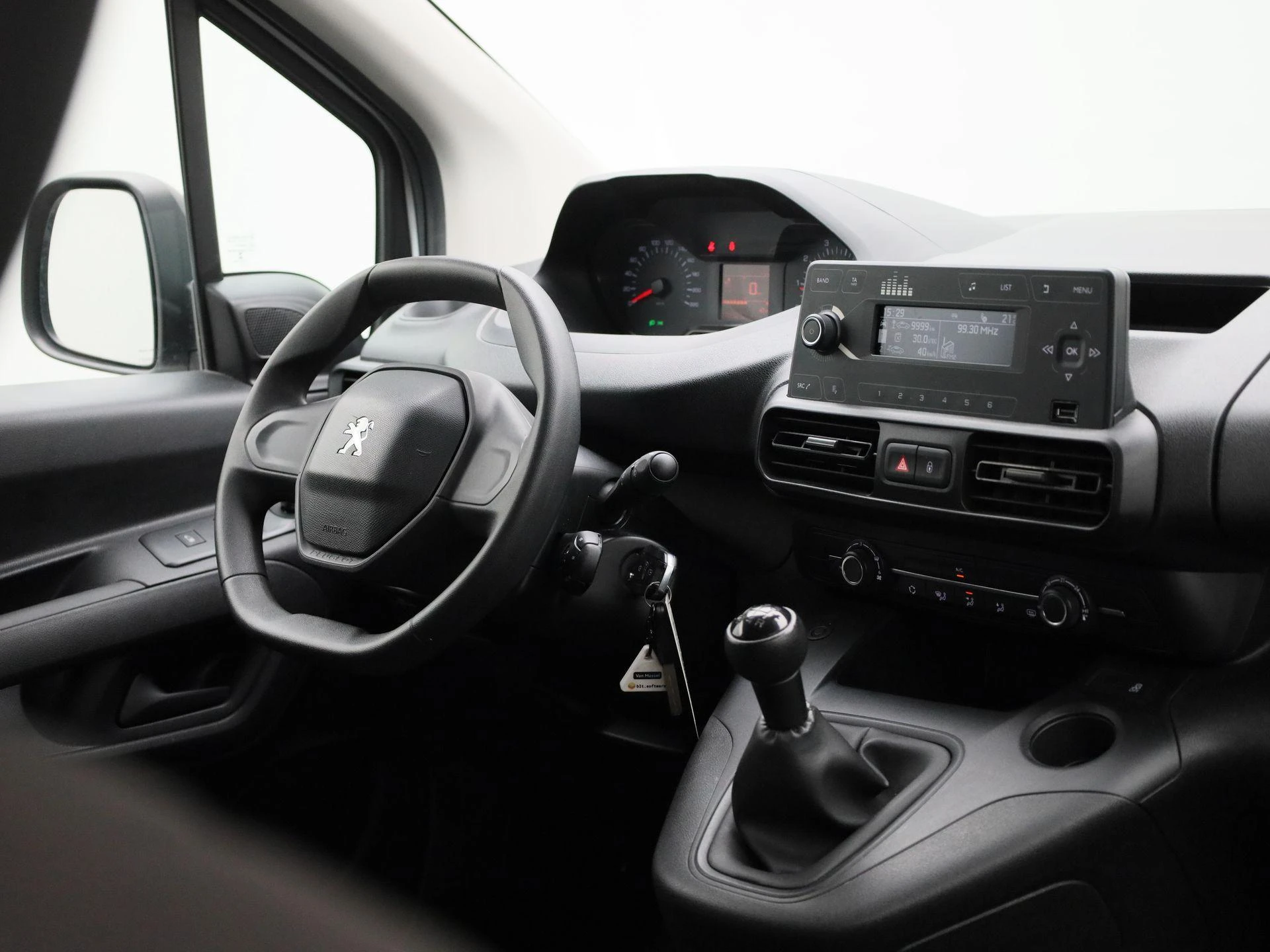 Peugeot-Partner-image-33