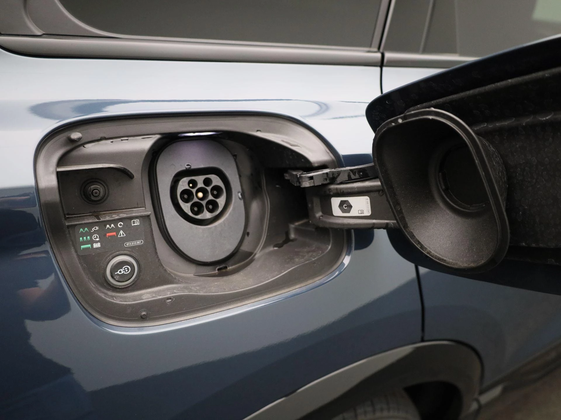 Audi-Q6 e-tron-image-47