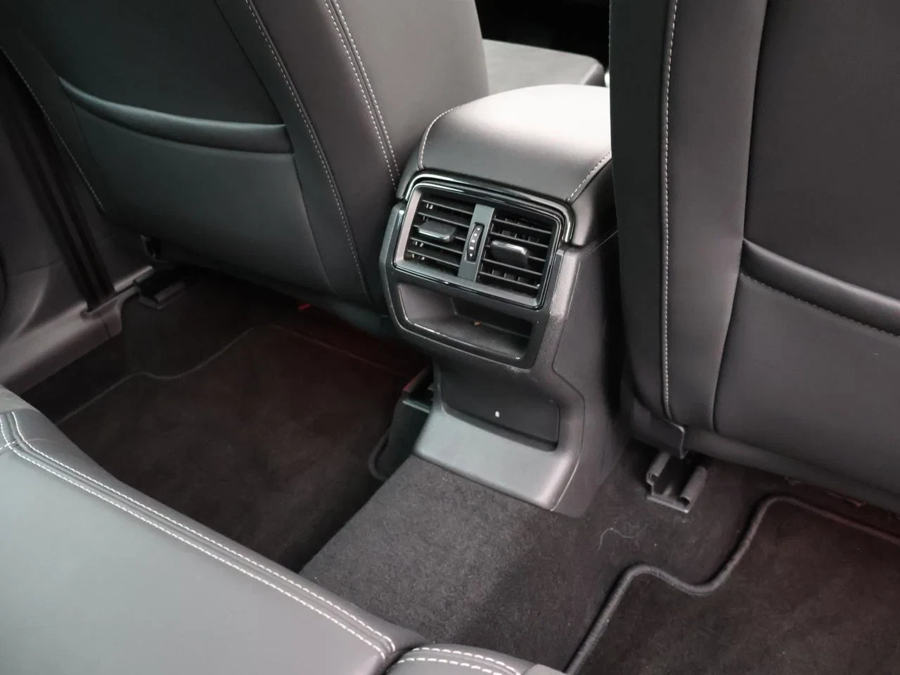 Škoda Kodiaq Kodiaq 2.0TSI 4x4 Sportline 190PK *AUTOMAAT*PANODAK*7 ZITPLAATSEN*TREKHAAK*LEDER*ALCANTARA*SPORTZETELS*CAMERA*CRUISE*PDC*...*