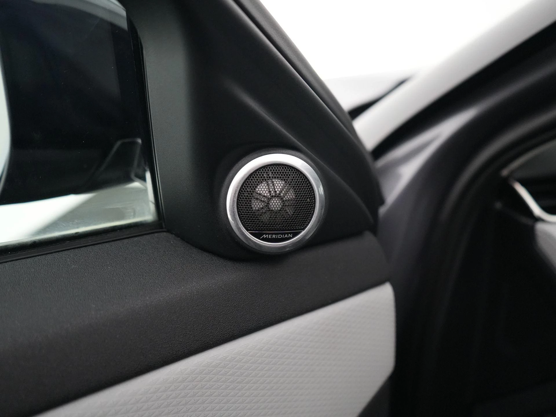 Land Rover-Range Rover Evoque-image-34