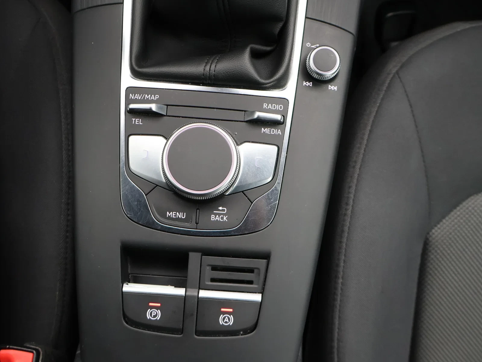 Audi A3 Sportback 30TFSI 116PK *TREKHAAK*CRUISE*NAVI*ZETELVERWARMING*BLTH*DAB RADIO*...*