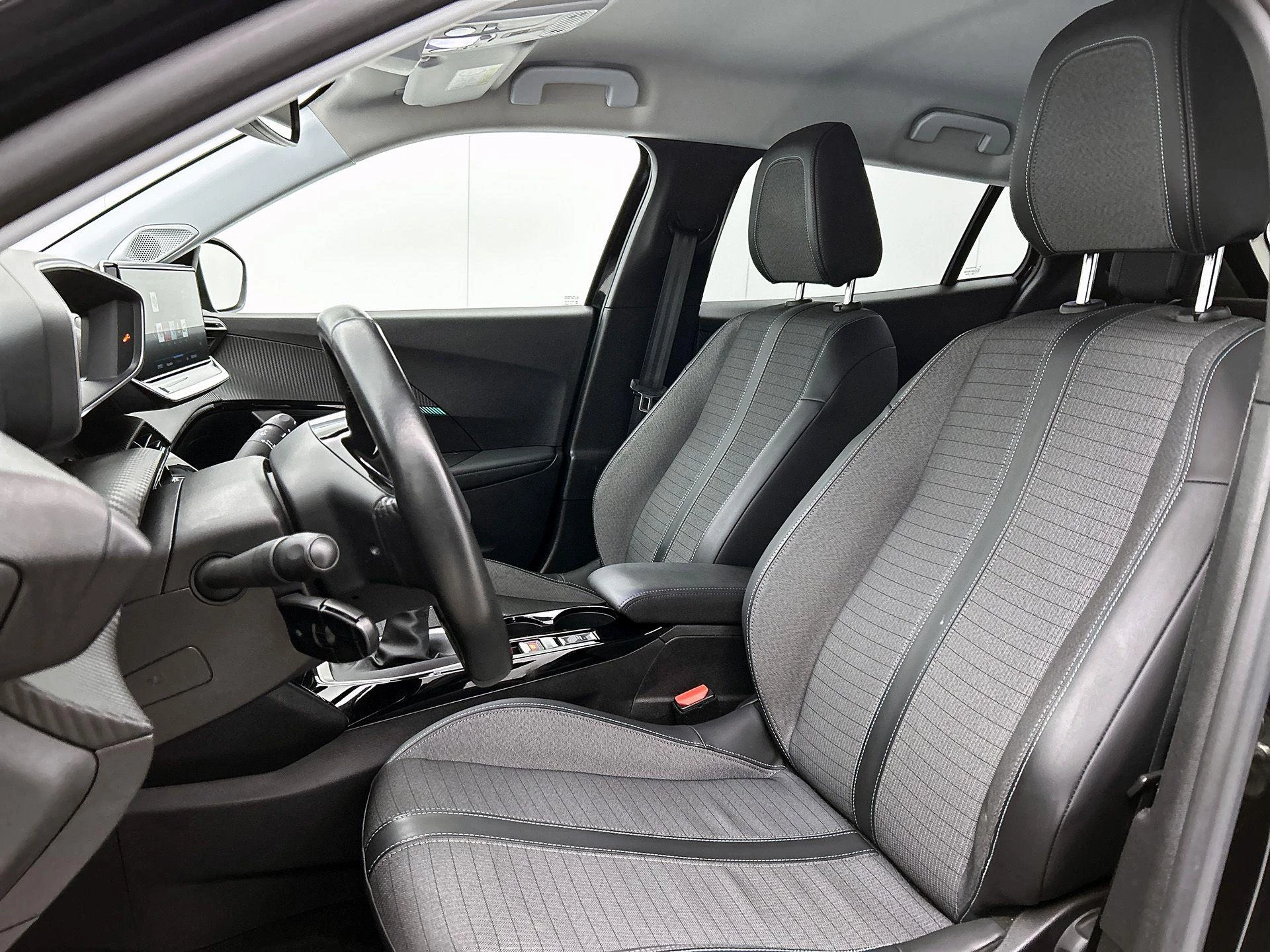 Peugeot 2008 1.2 PureTech Blue Lease Allure
