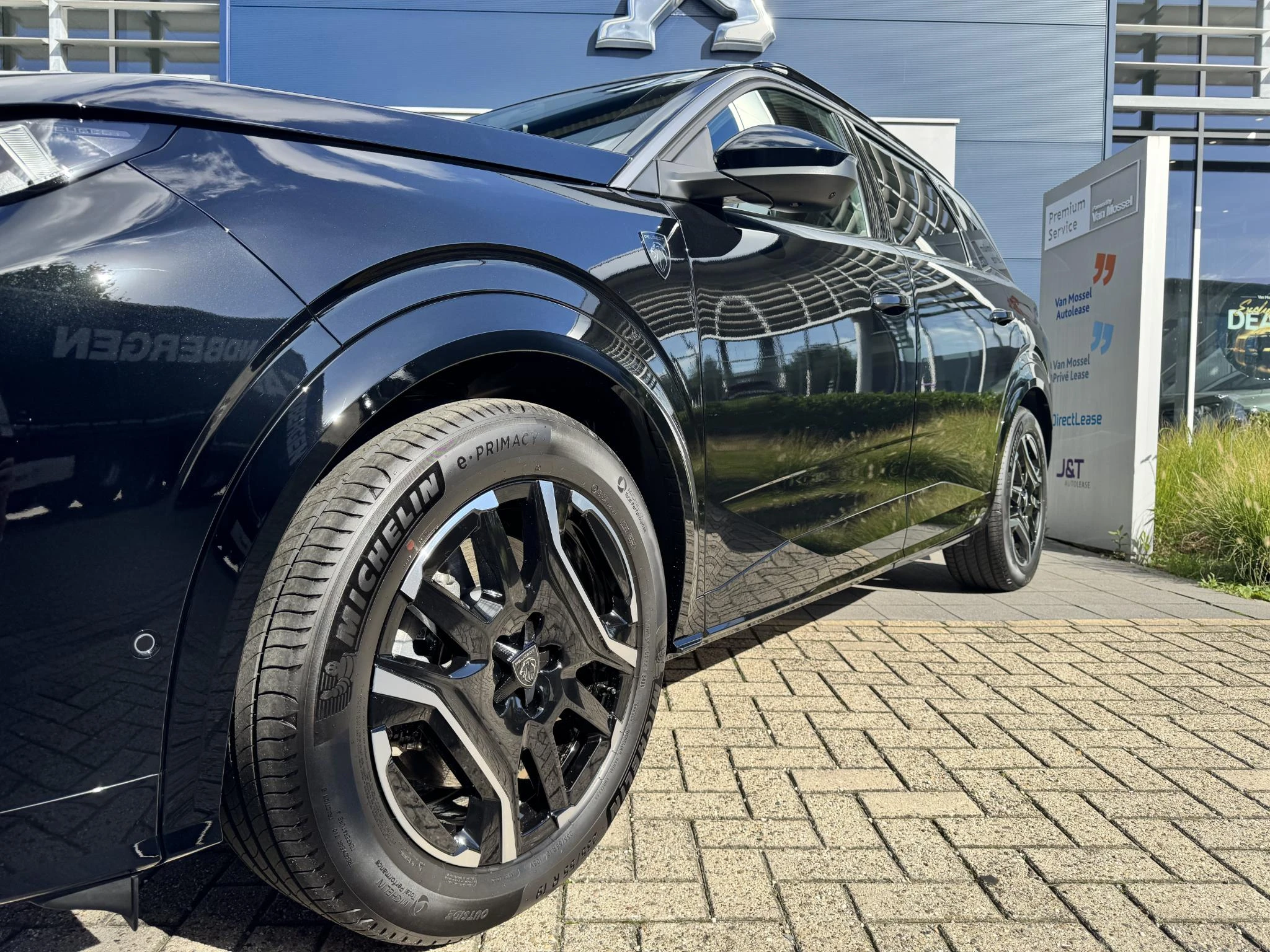 Peugeot-e-5008-image-3