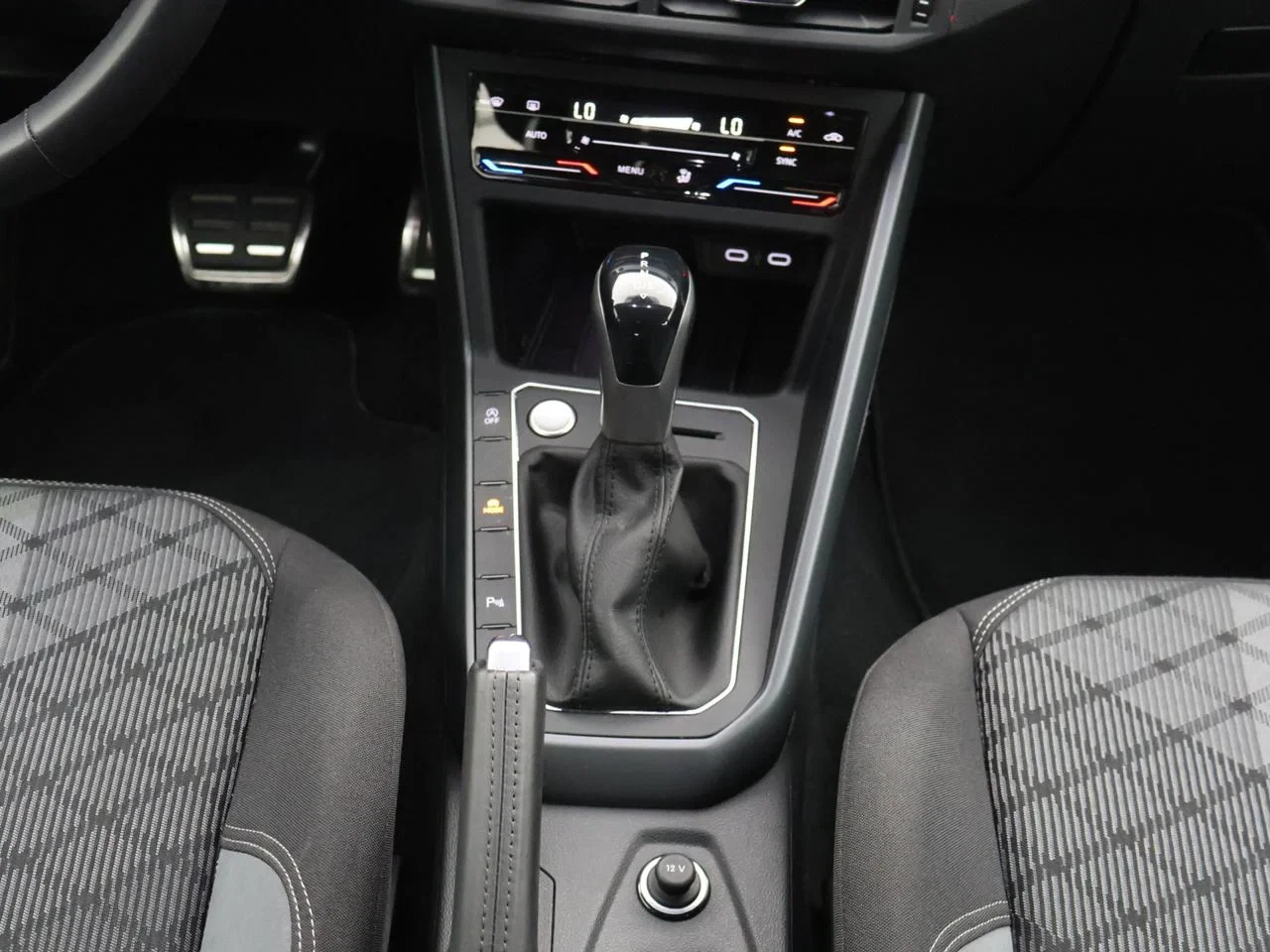 Volkswagen-Taigo-image-8