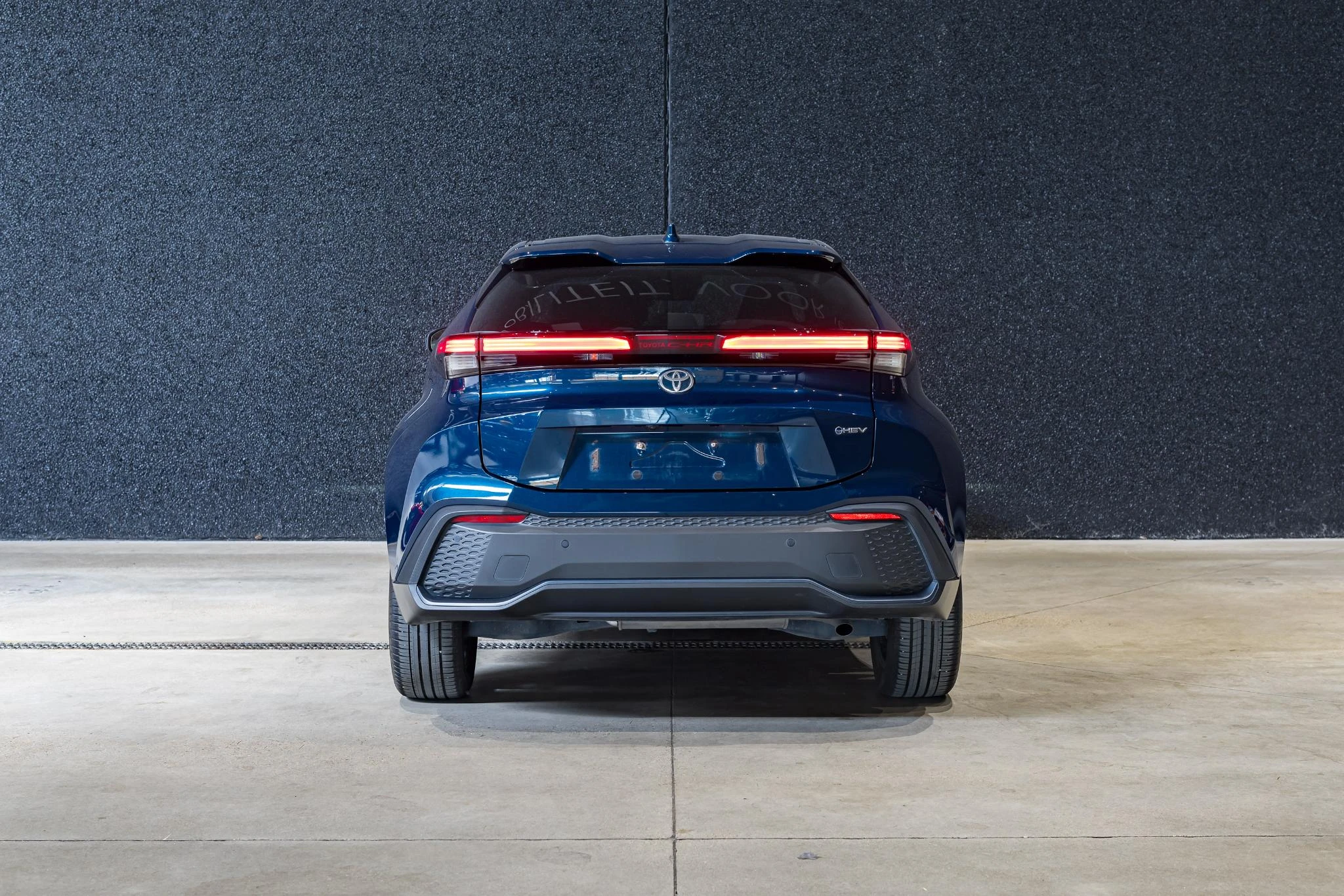 Toyota C-HR 1.8 VVT i-Hybrid C-Lub Mono-Tone E-CVT