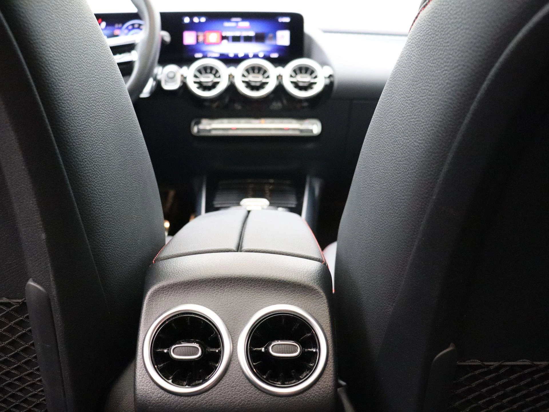Mercedes-Benz EQA 250+ AMG Line + PANORAMISCH DAK + CARPLAY + CAMERA +