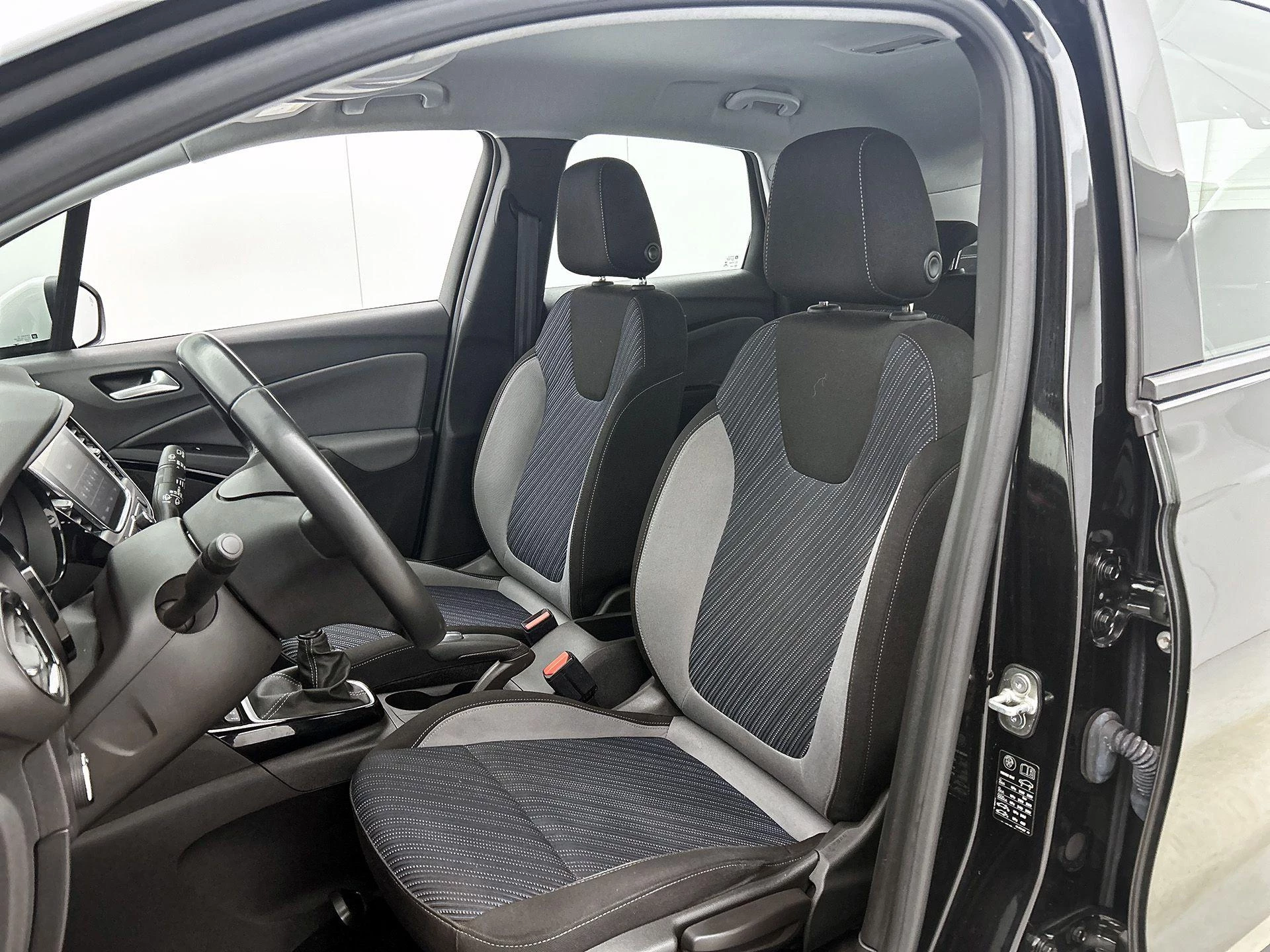 Opel-Crossland X-image-33