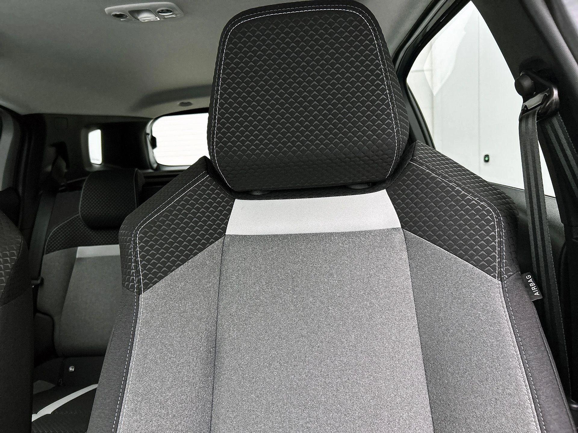 Opel-Frontera-image-15