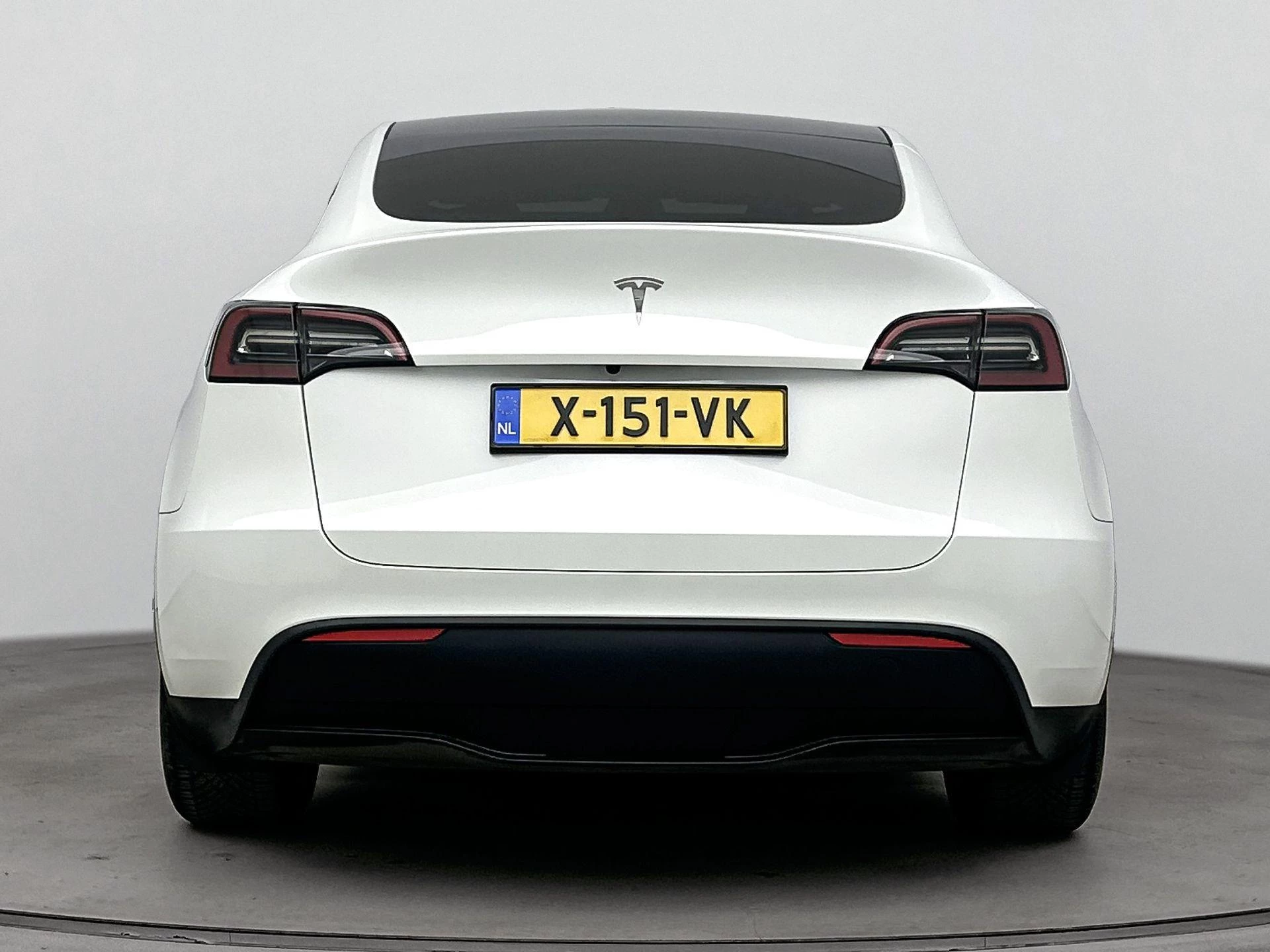 Tesla-Model Y-image-2