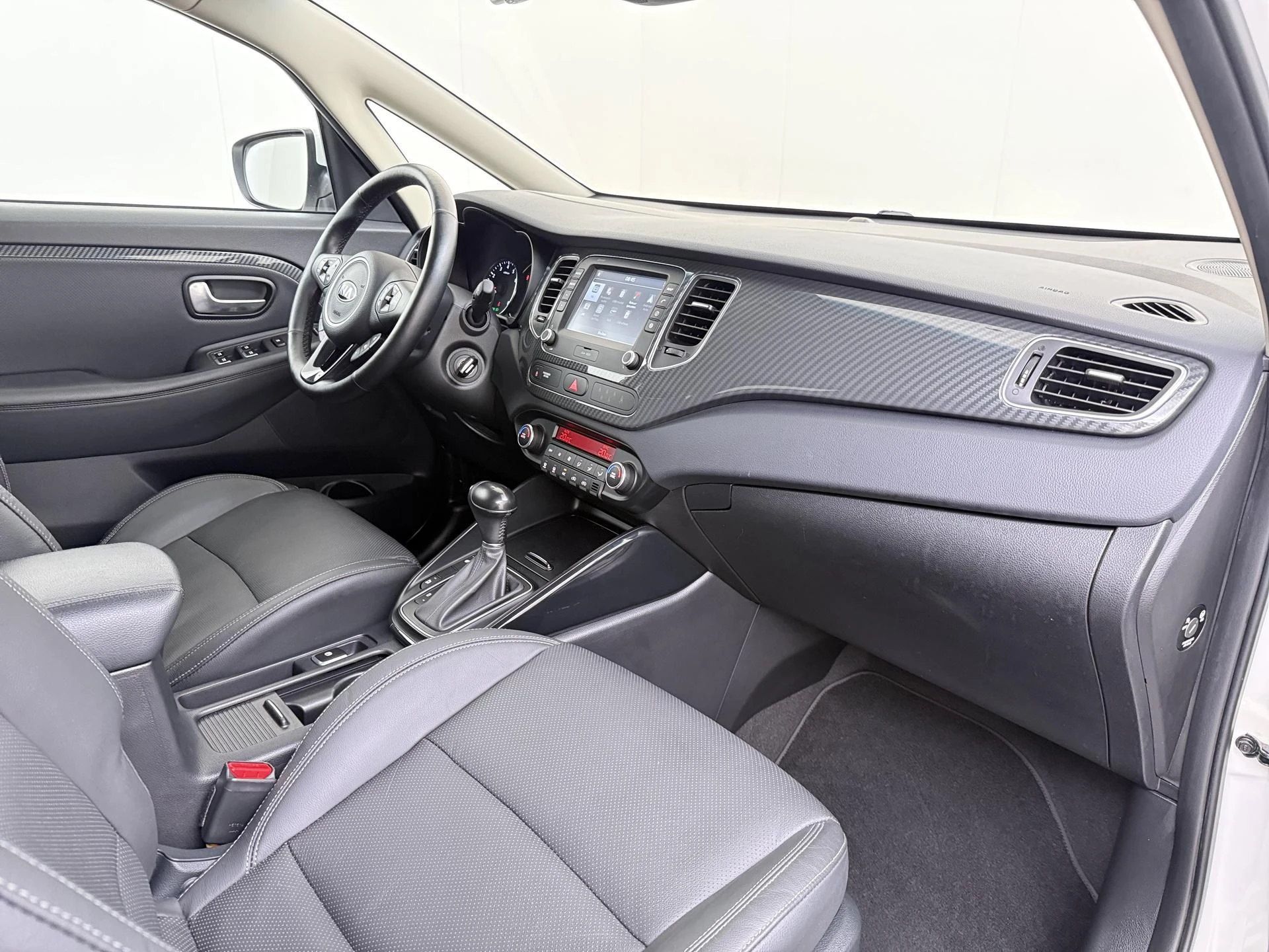 Kia-Carens-image-34