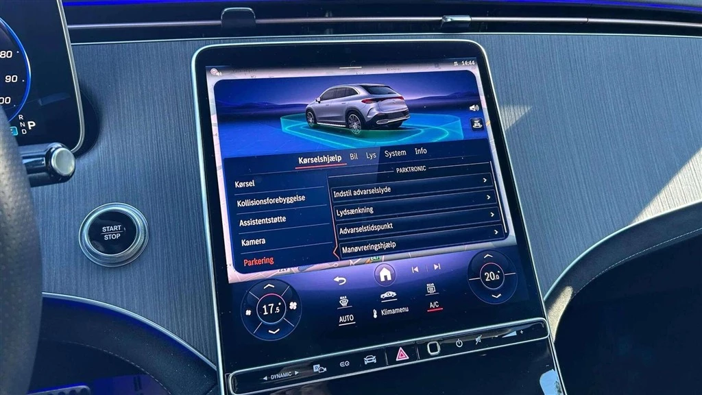 Mercedes-Benz-EQE-image-19
