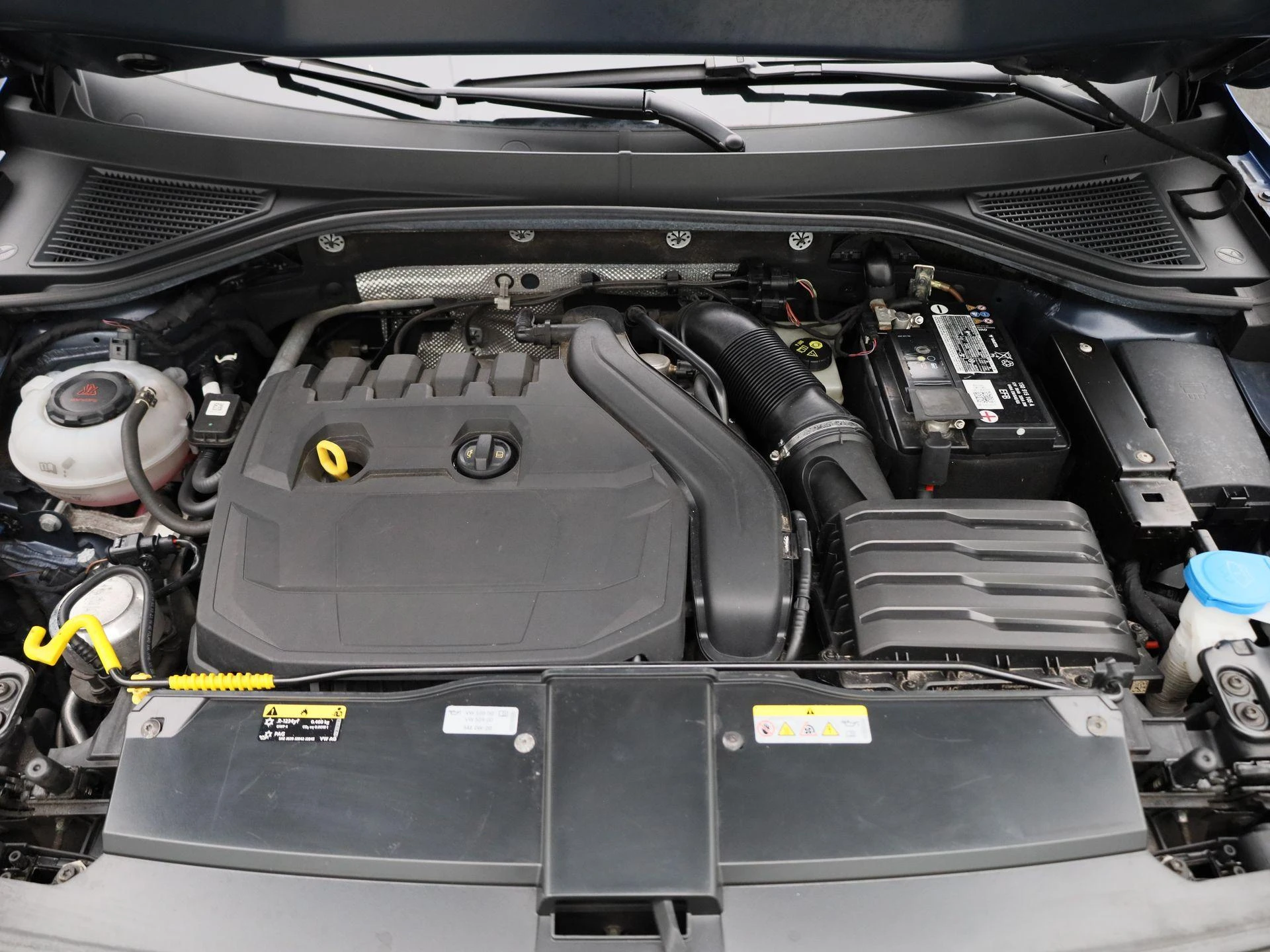 Volkswagen-T-Roc-image-37
