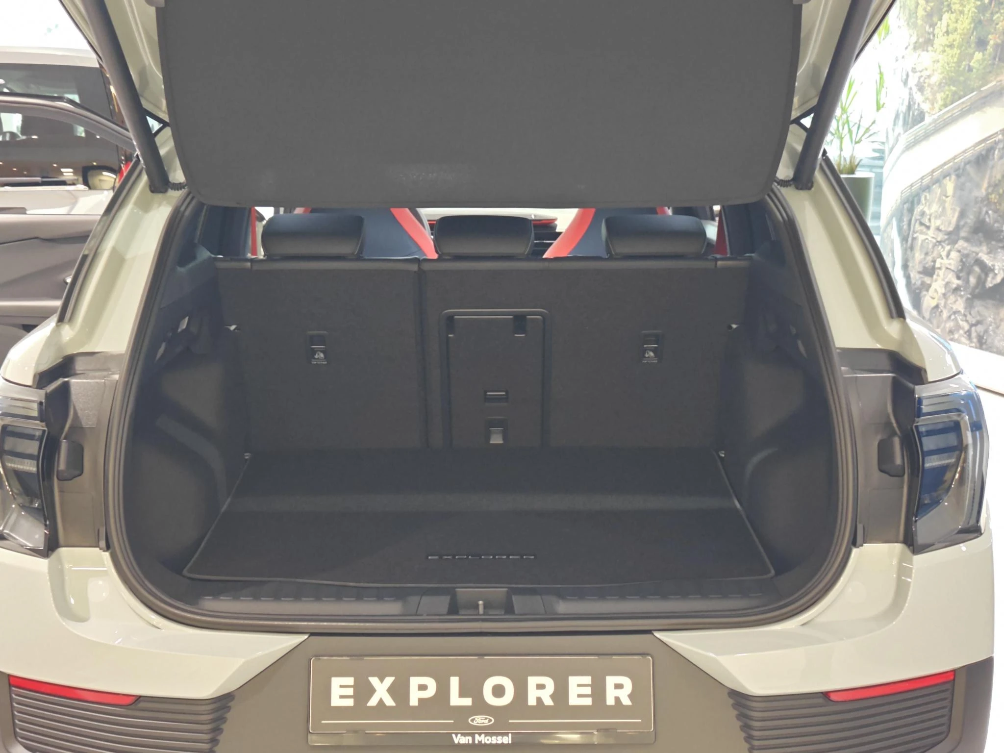 Ford-Explorer-image-9