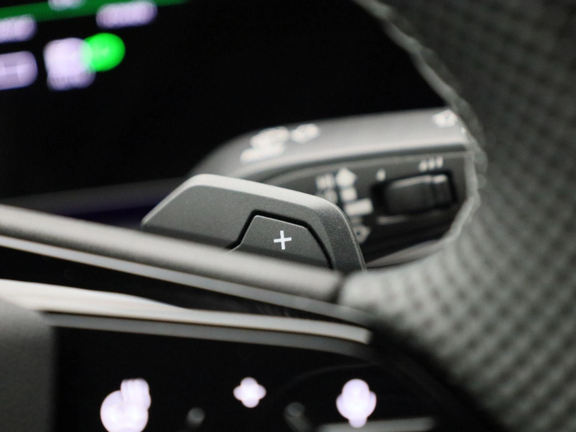 Audi-Q6 e-tron-image-33