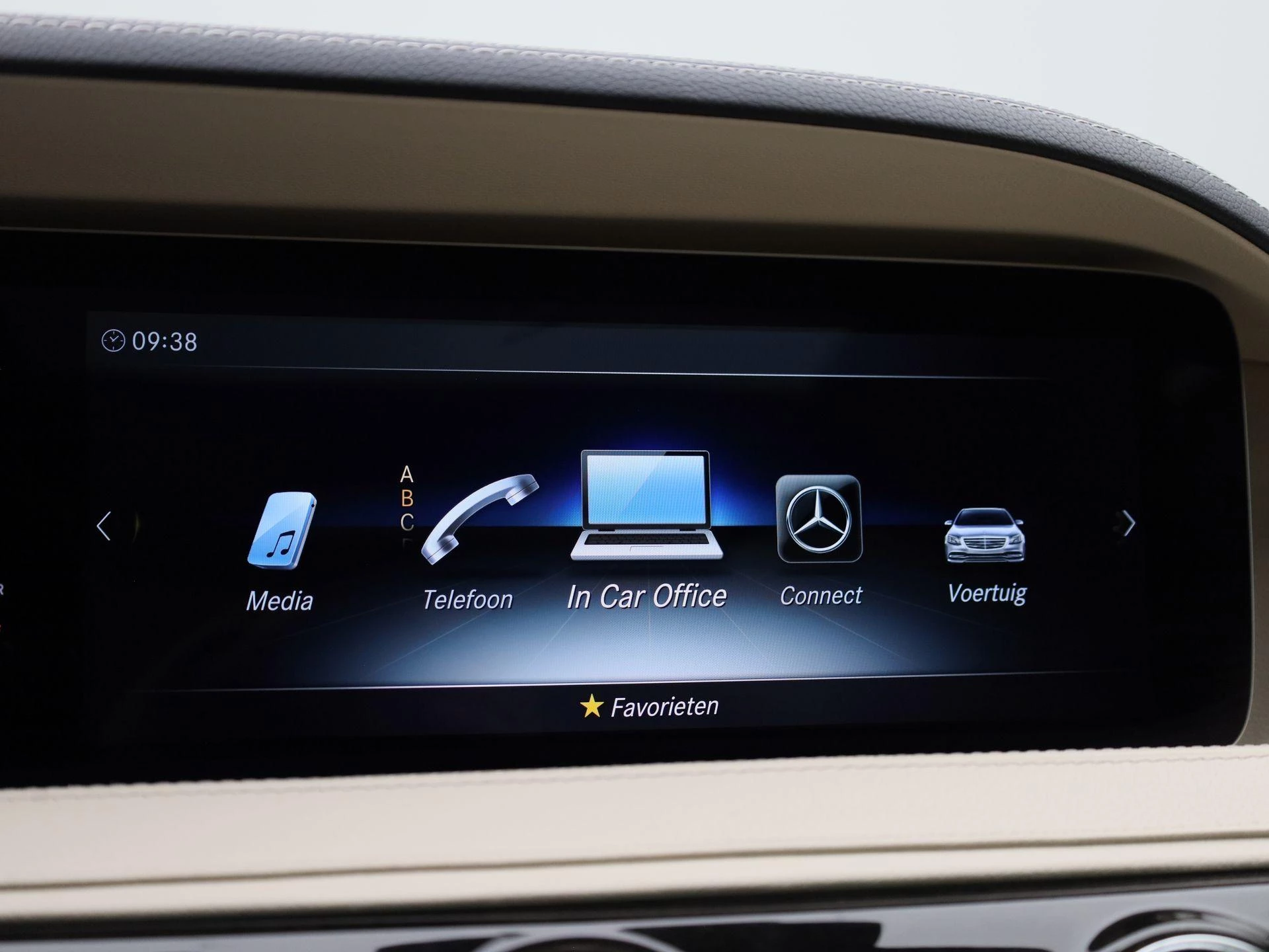 Mercedes-Benz-S-Klasse-image-37