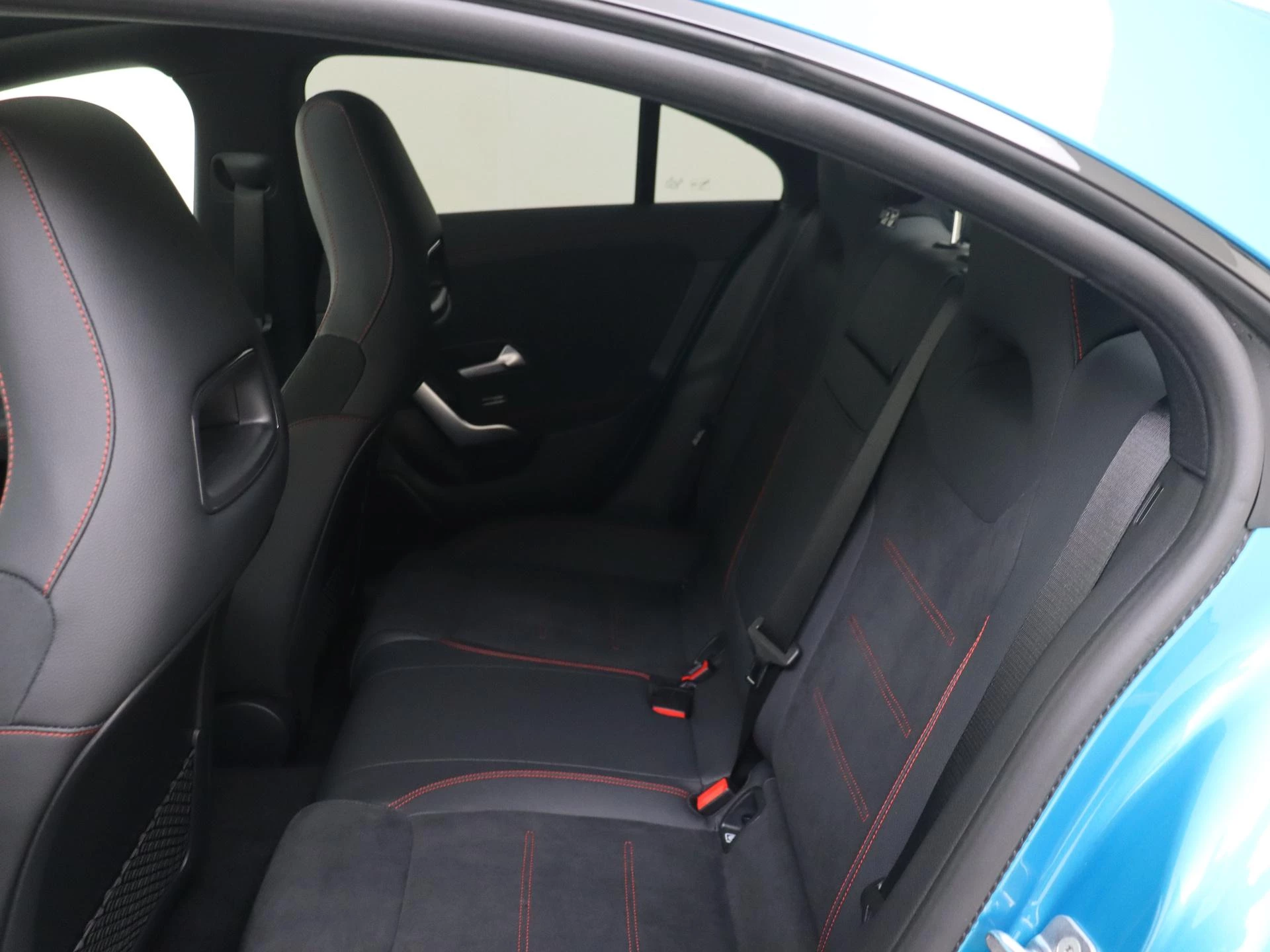 Mercedes-Benz-CLA-image-7