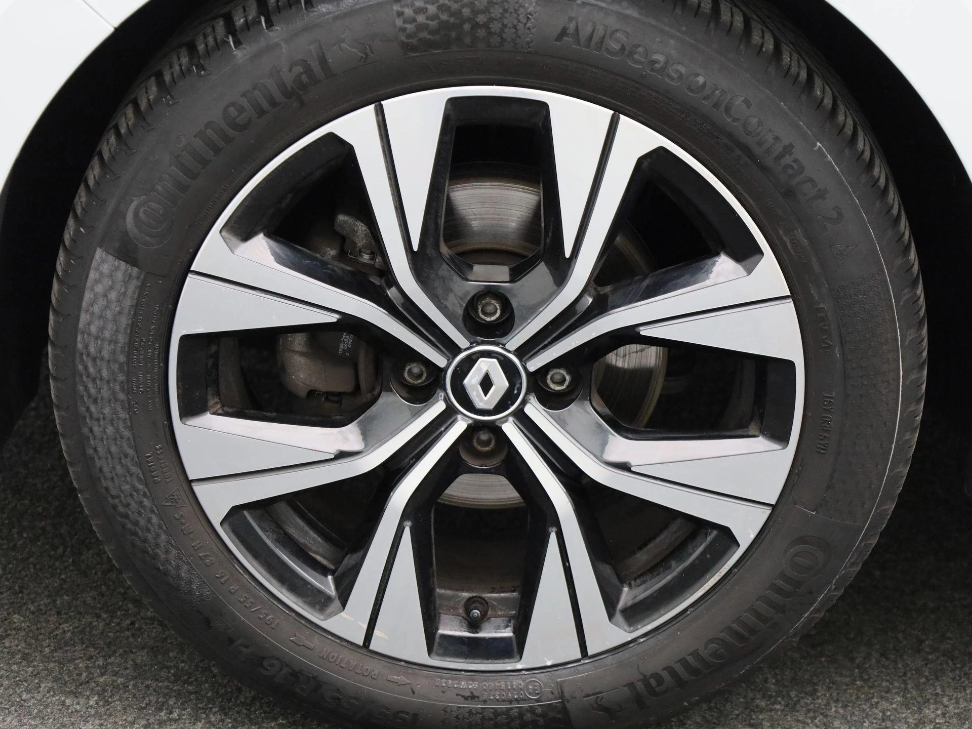 Renault-Clio-image-11