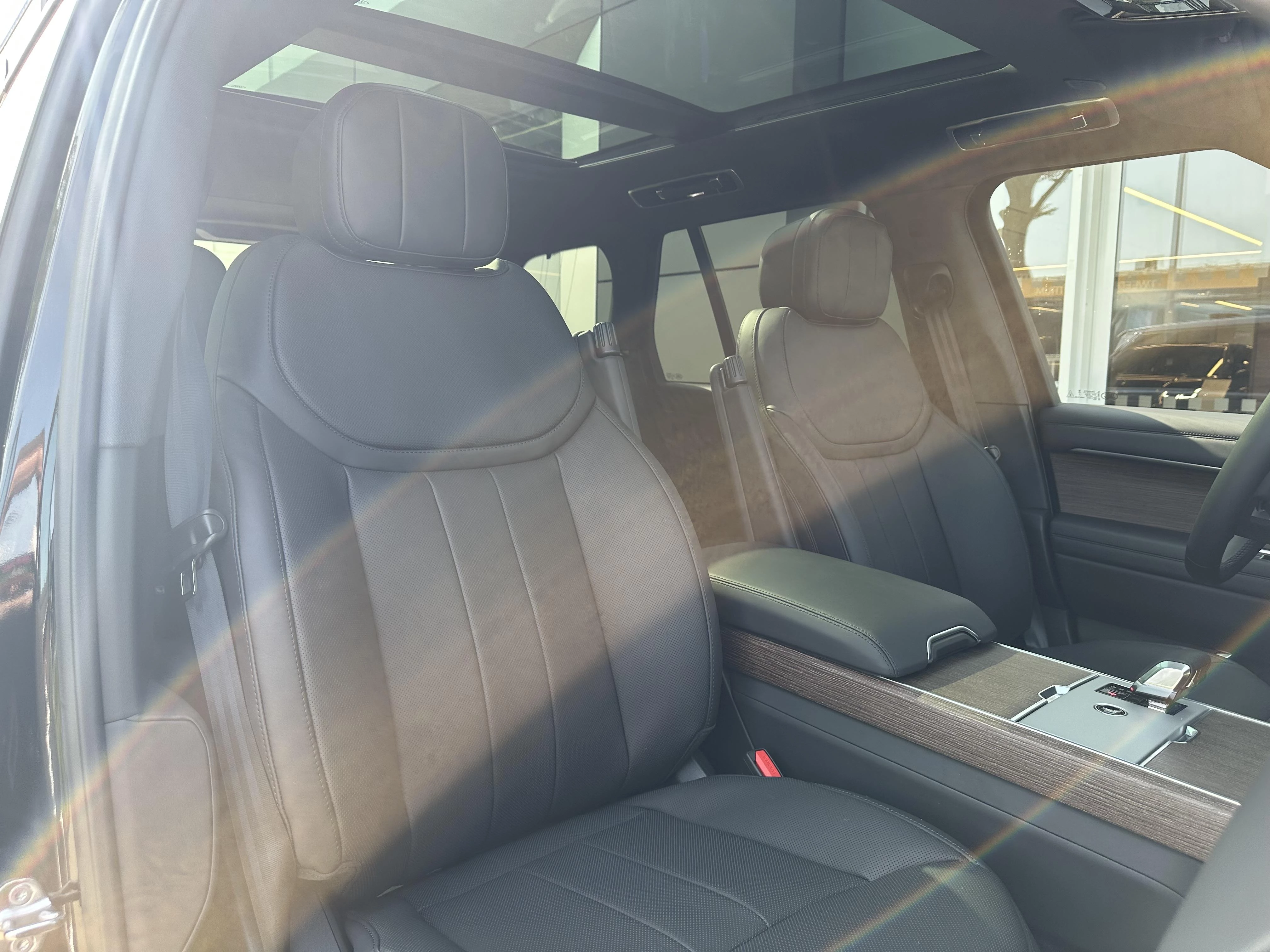 Land Rover-Range Rover-image-9