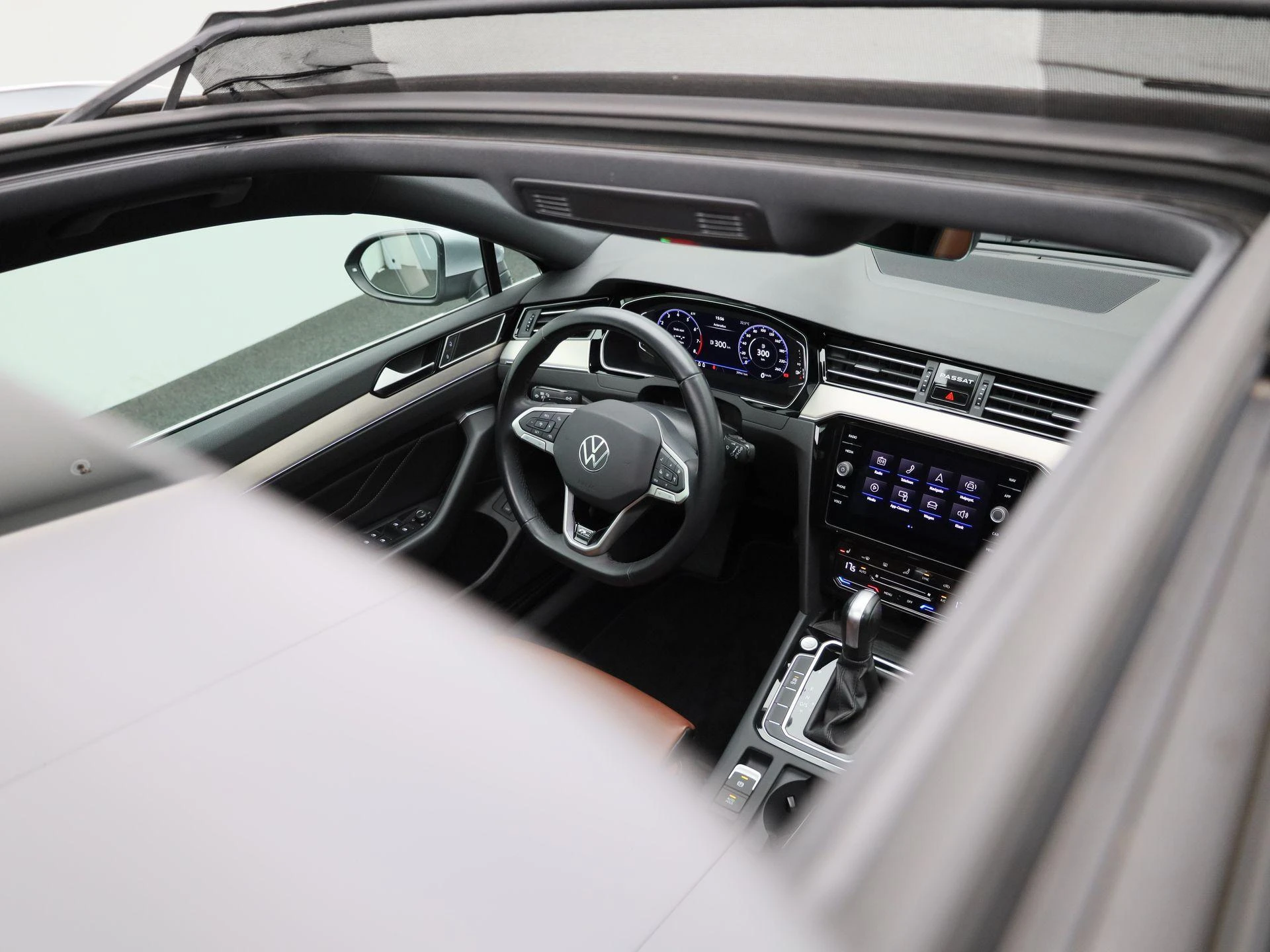 Volkswagen-Passat-image-42
