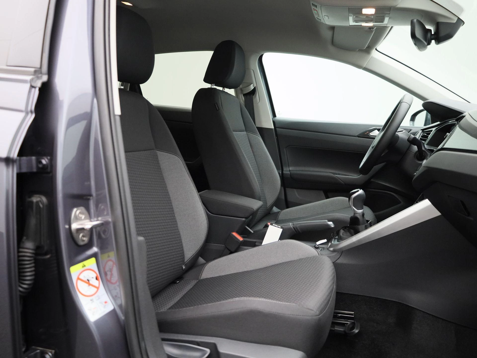 Volkswagen-Polo-image-31