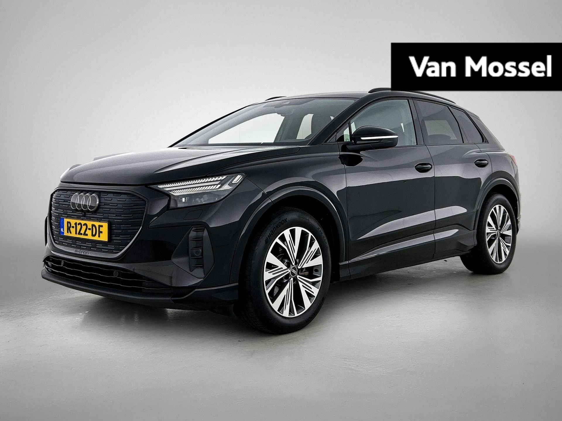 Audi-Q4 e-tron-image-0