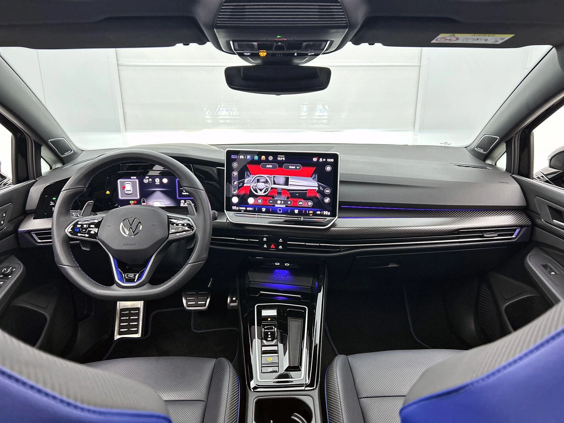 Volkswagen-Golf-image-17