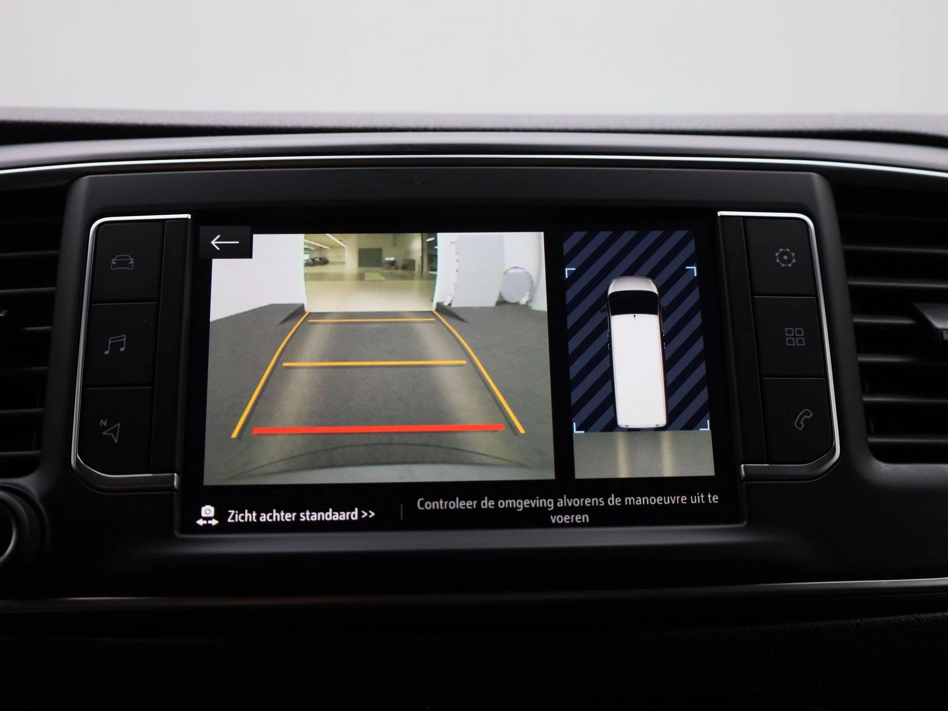 Opel-Vivaro-image-27