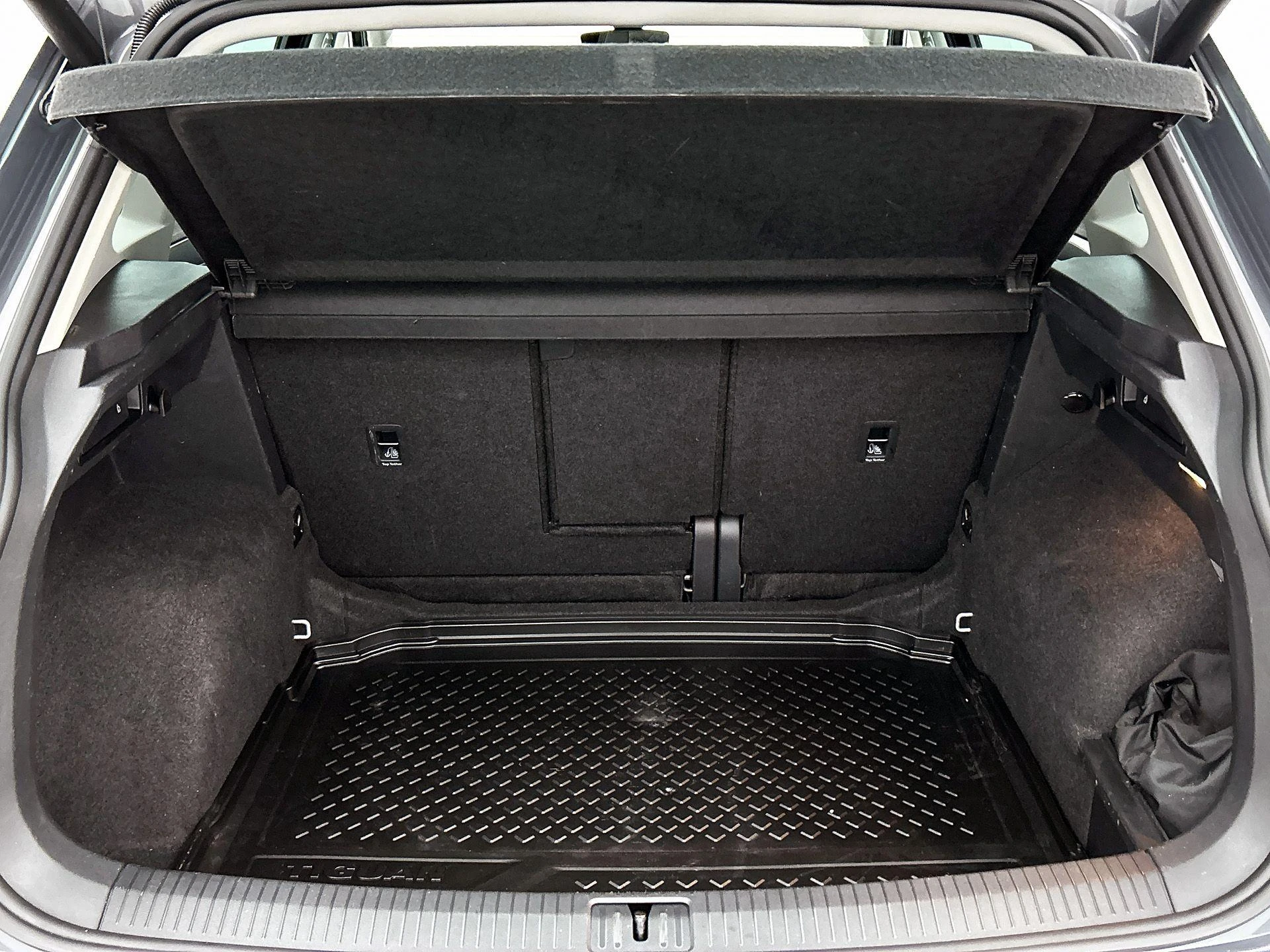 Volkswagen-Tiguan-image-23