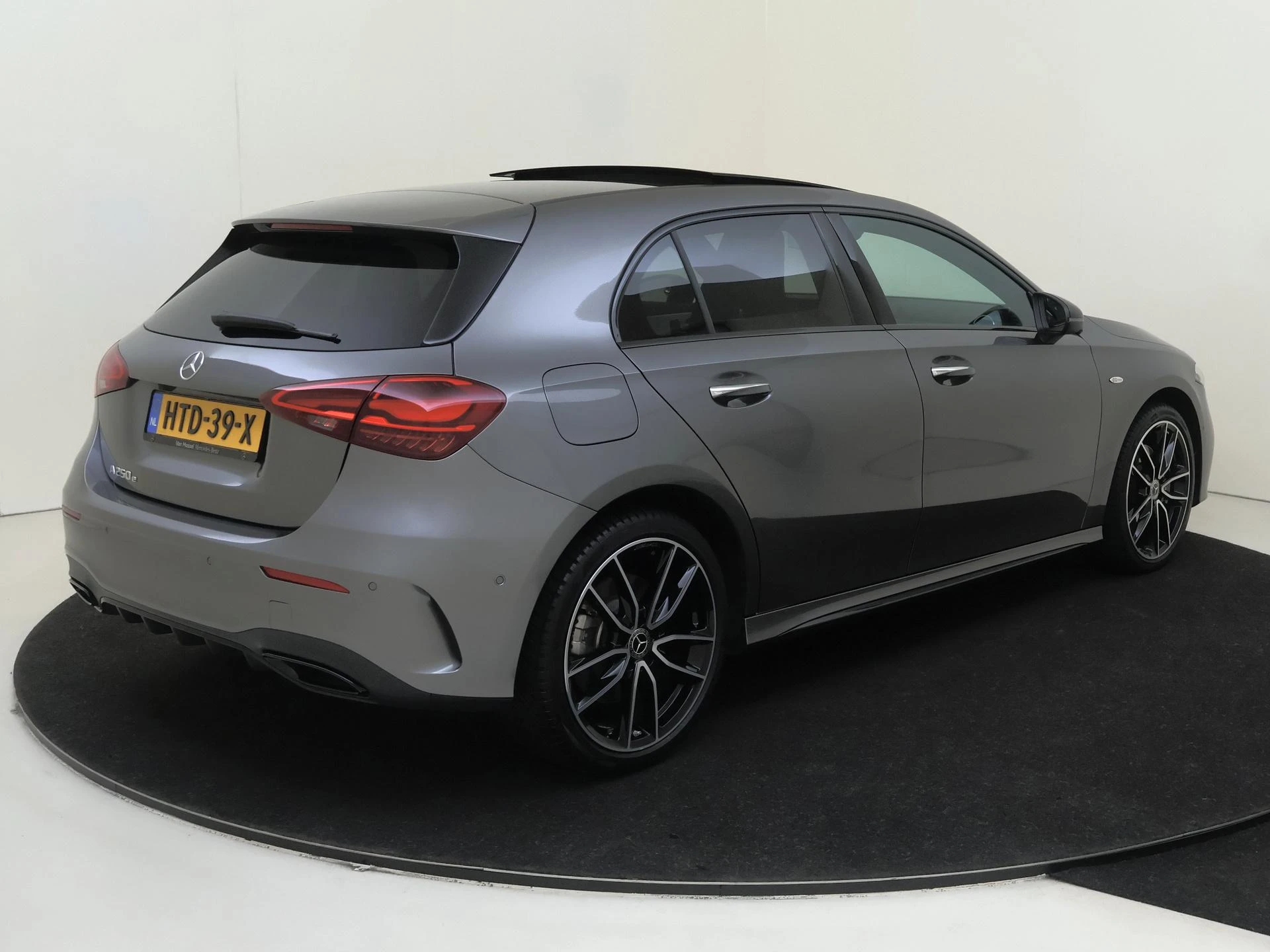 Mercedes-Benz A-Klasse 250 e Business Solution AMG
