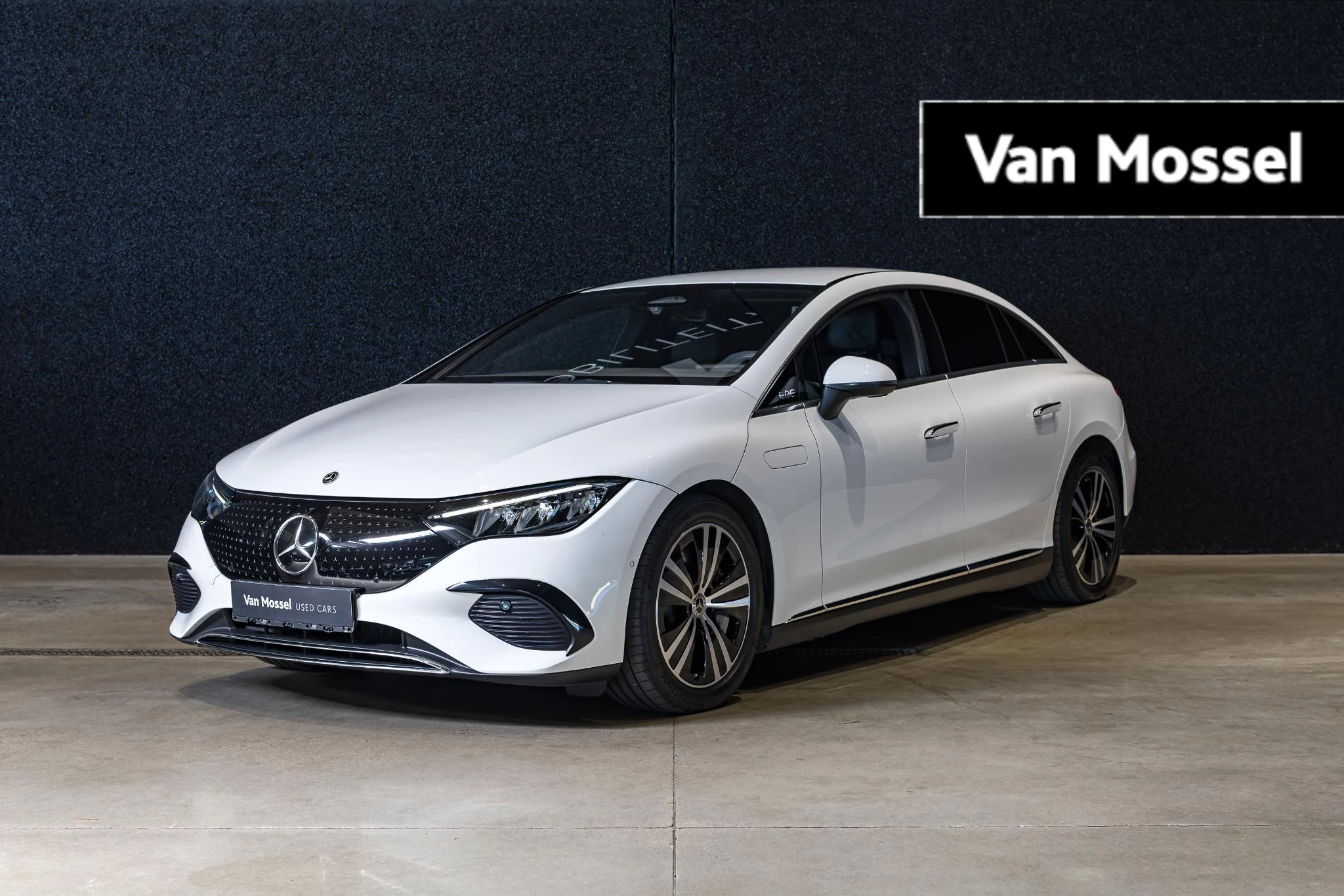 Mercedes-Benz-EQE-image-0