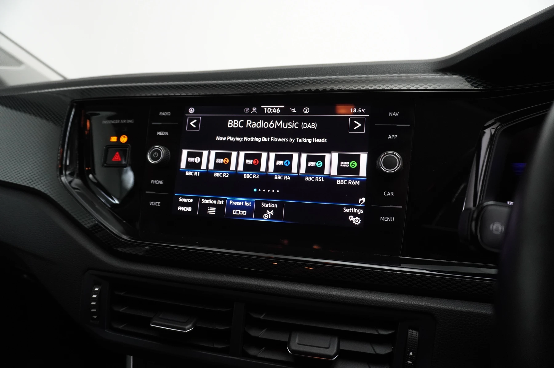 Volkswagen-Polo-image-25