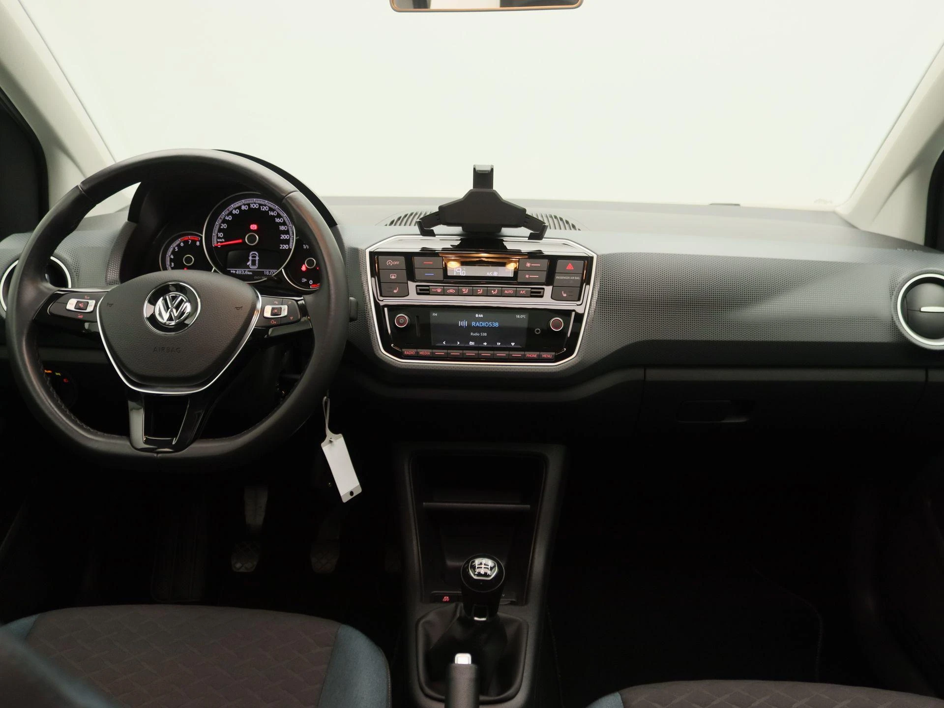 Volkswagen-up!-image-6