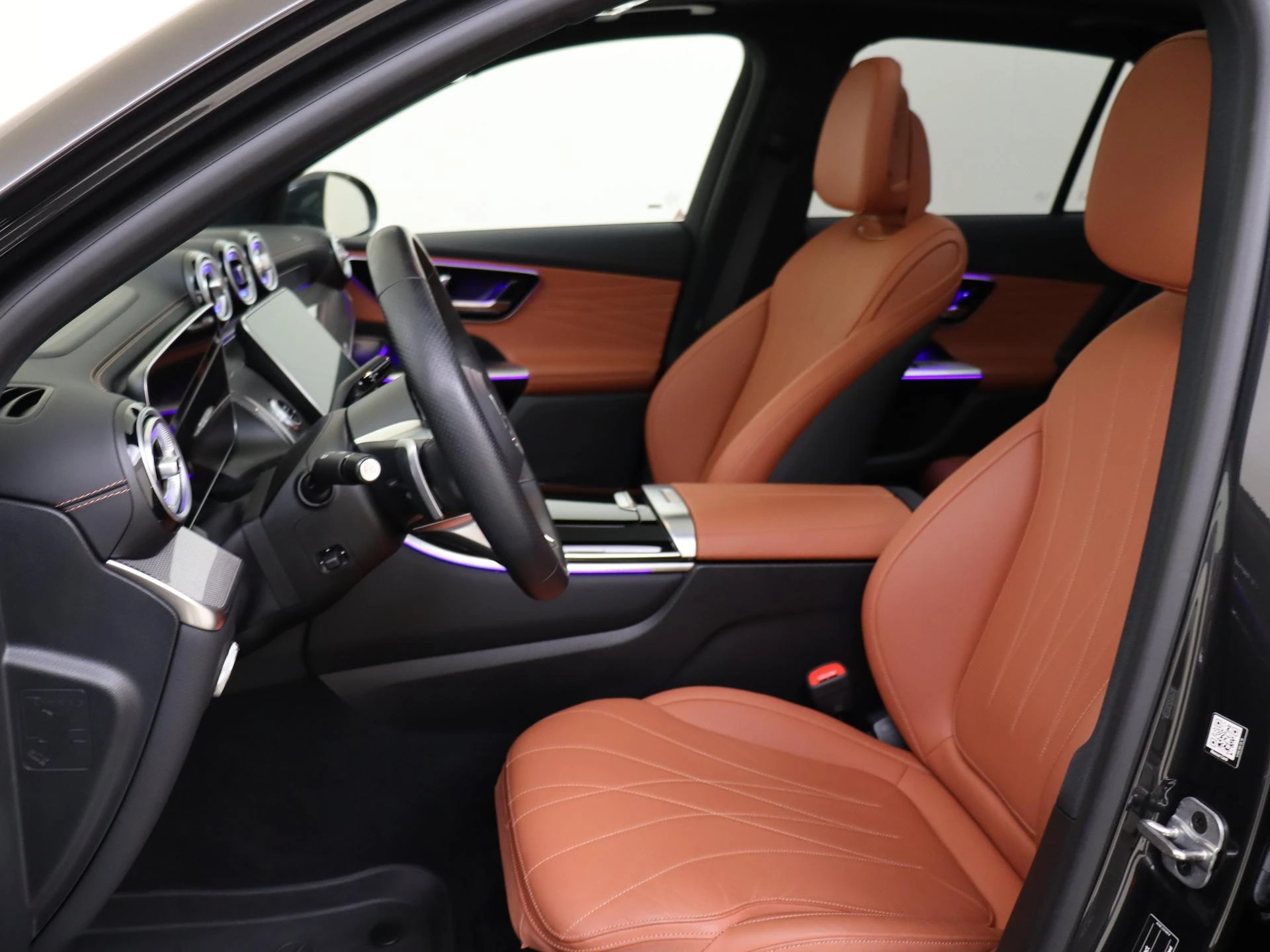 Mercedes-Benz-GLC-image-14