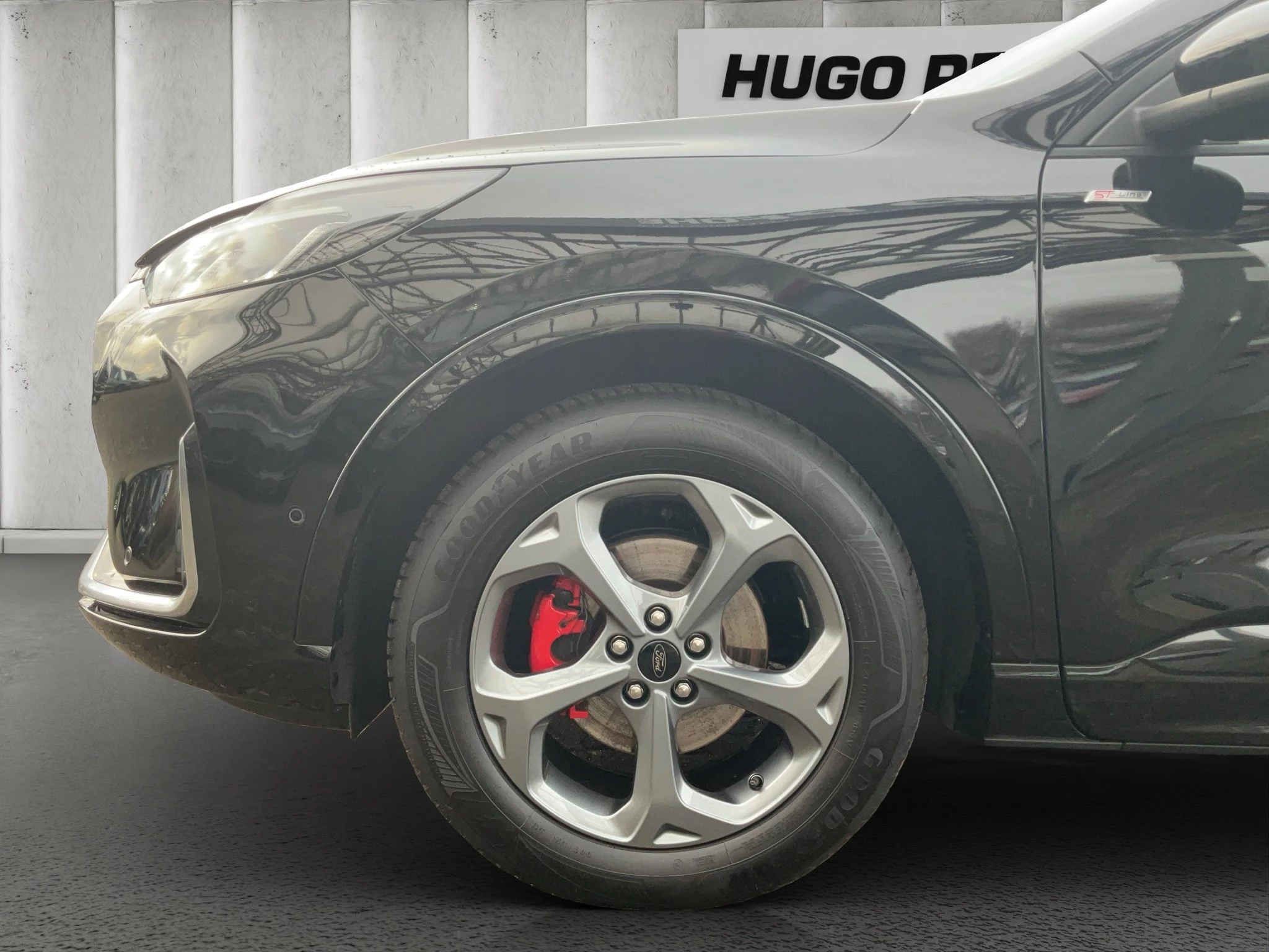 Ford Kuga ST-Line X Aut.*PANO*AHK*360GRAD*LED-MATRIX*NAVI*GRA*WINTER-PKT.