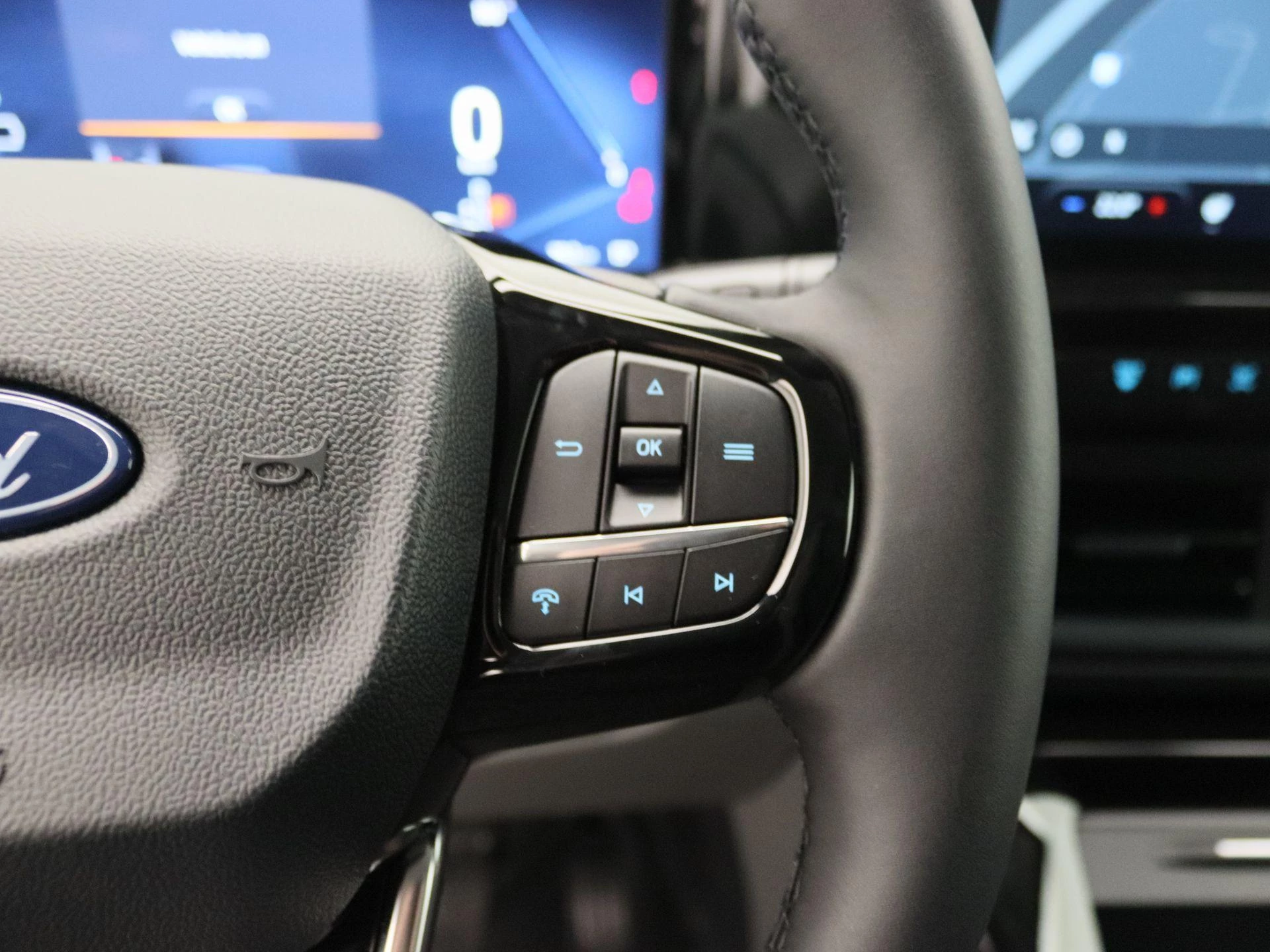 Ford-E-Transit-image-16