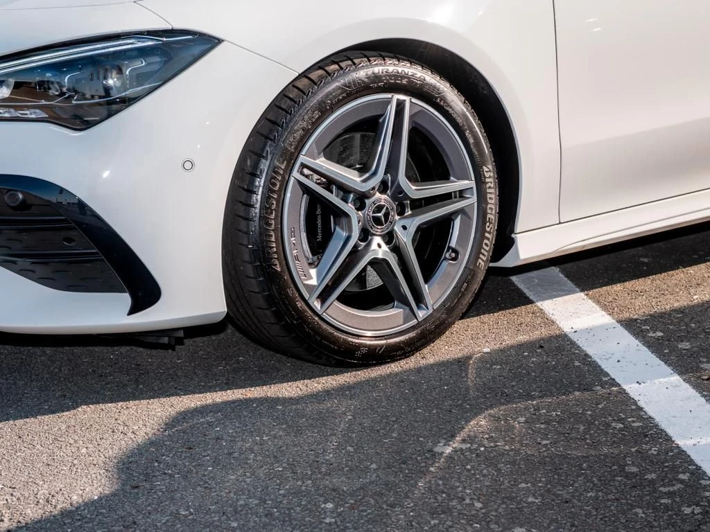Mercedes-Benz-CLA 200-image-6